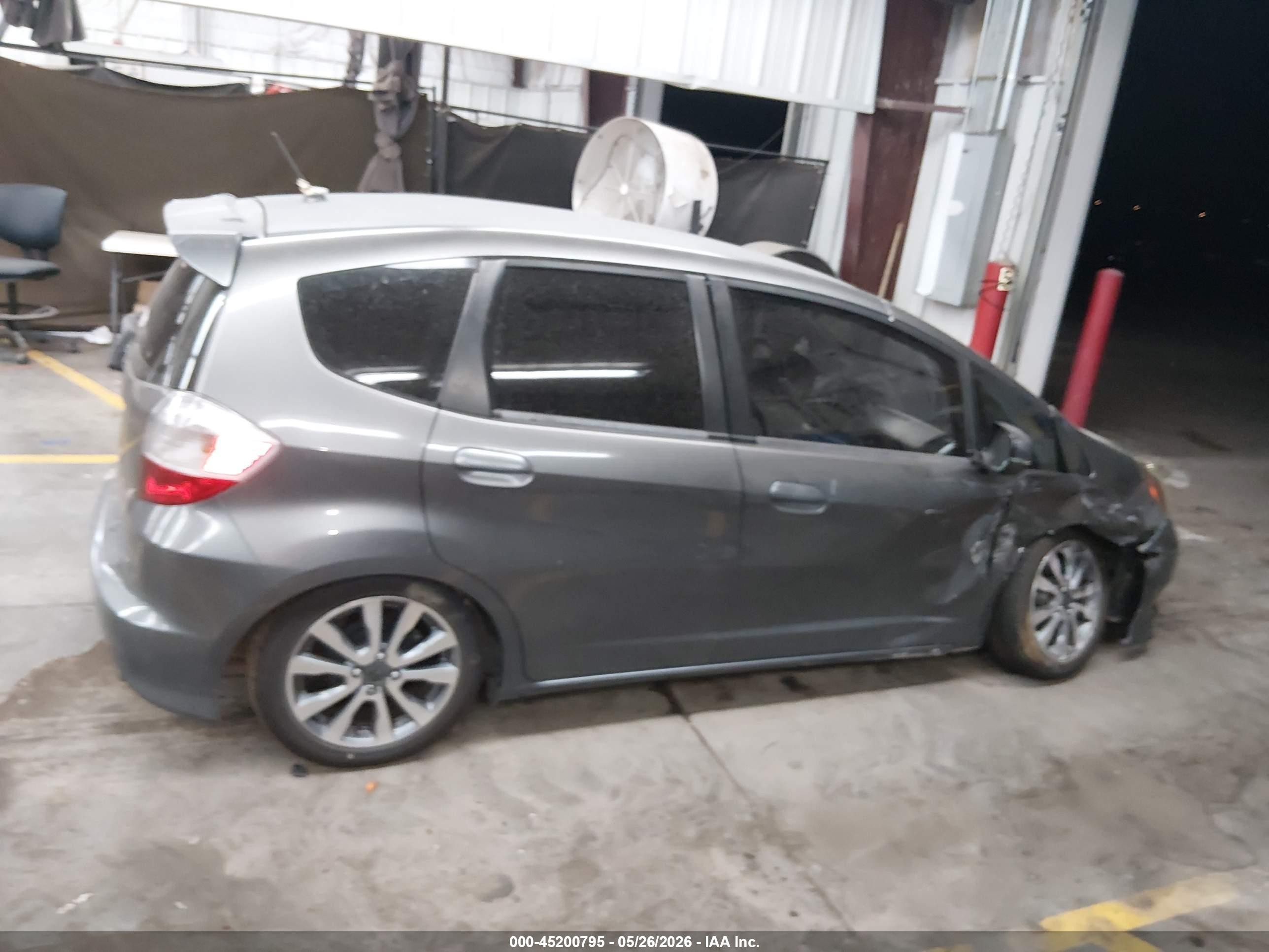 2013 Honda Fit Sport Gray vin: JHMGE8H51DC011168