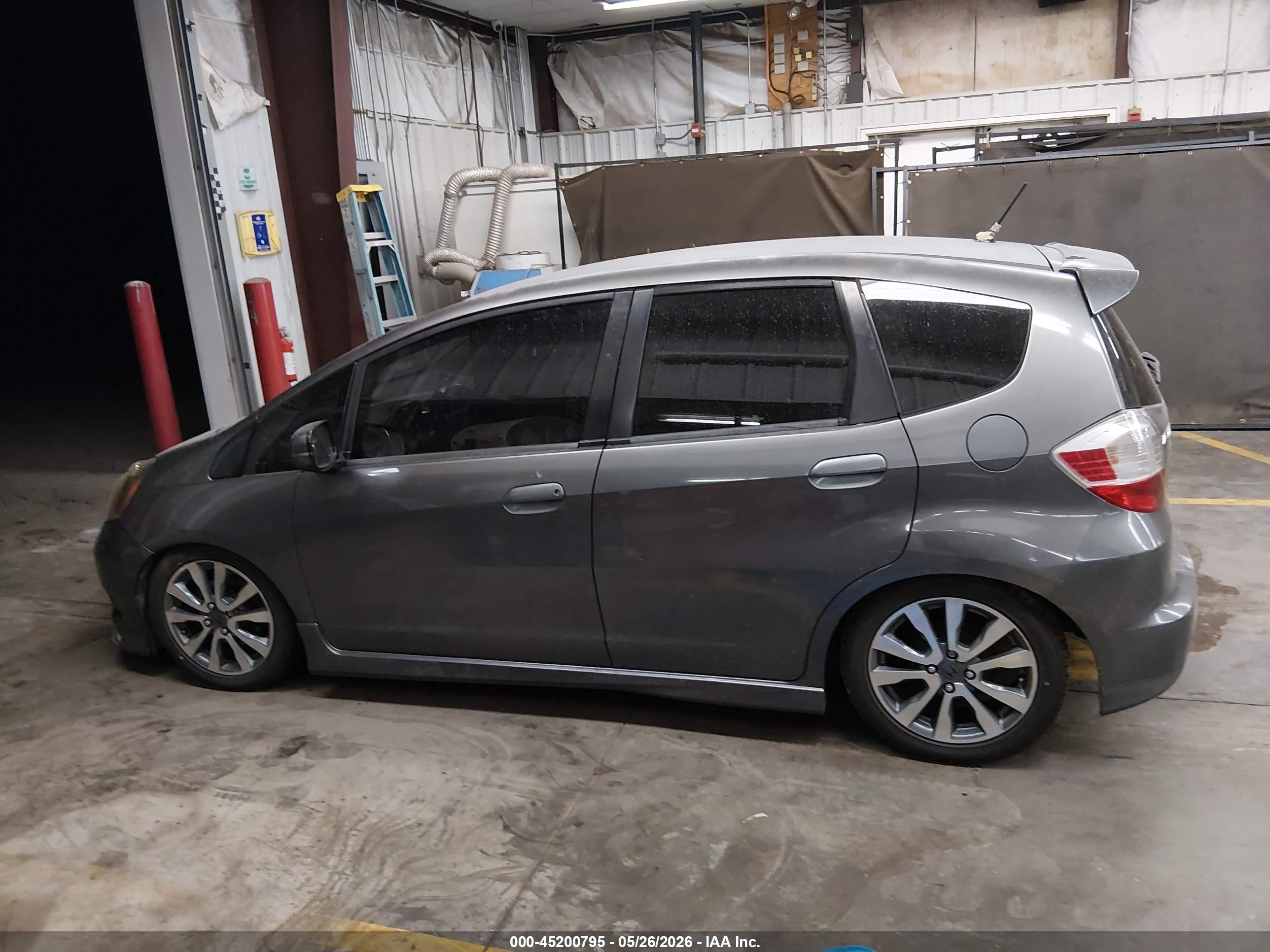 2013 Honda Fit Sport Gray vin: JHMGE8H51DC011168