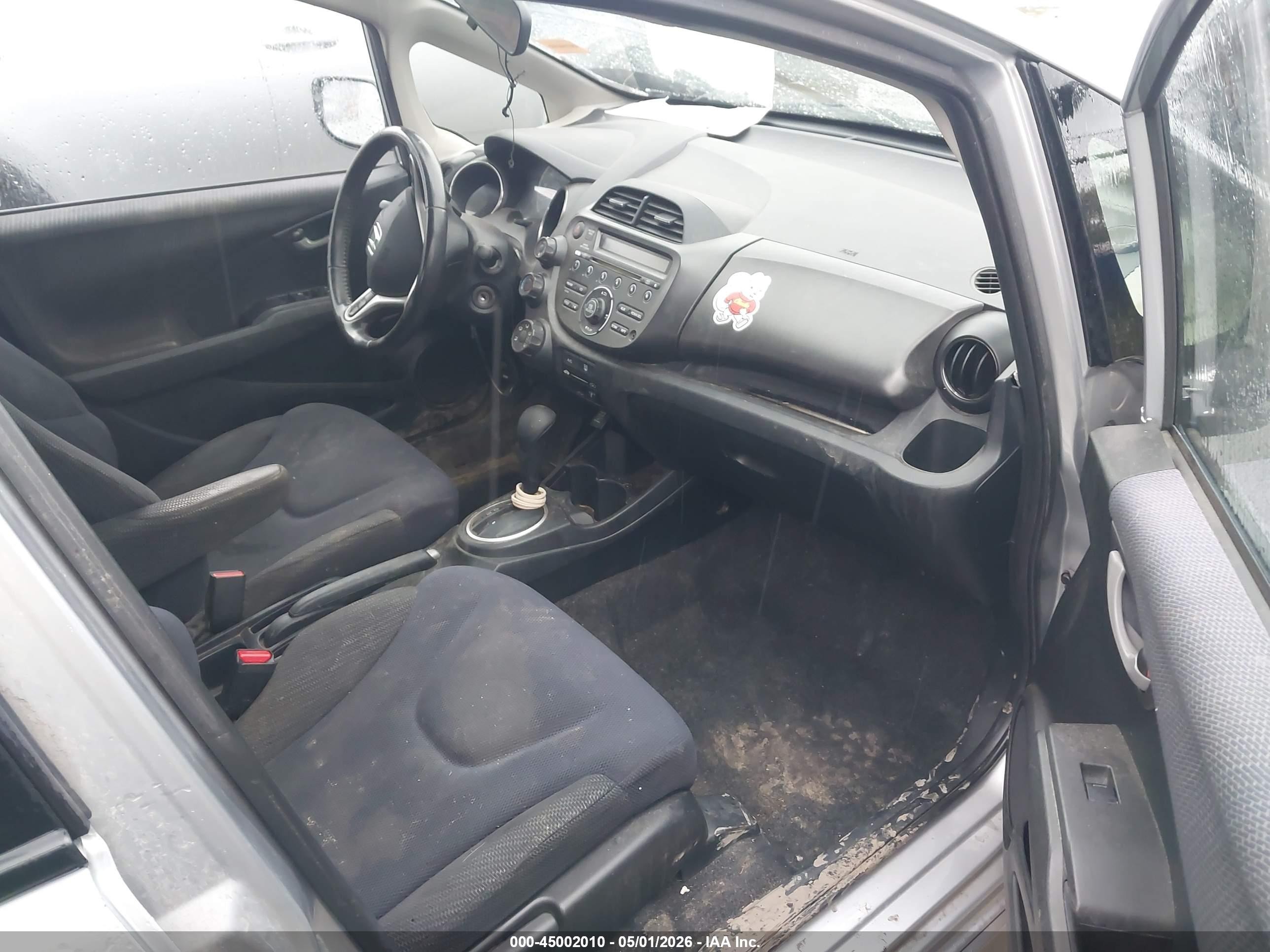 2013 Honda Fit Sport Silver vin: JHMGE8H51DC015477