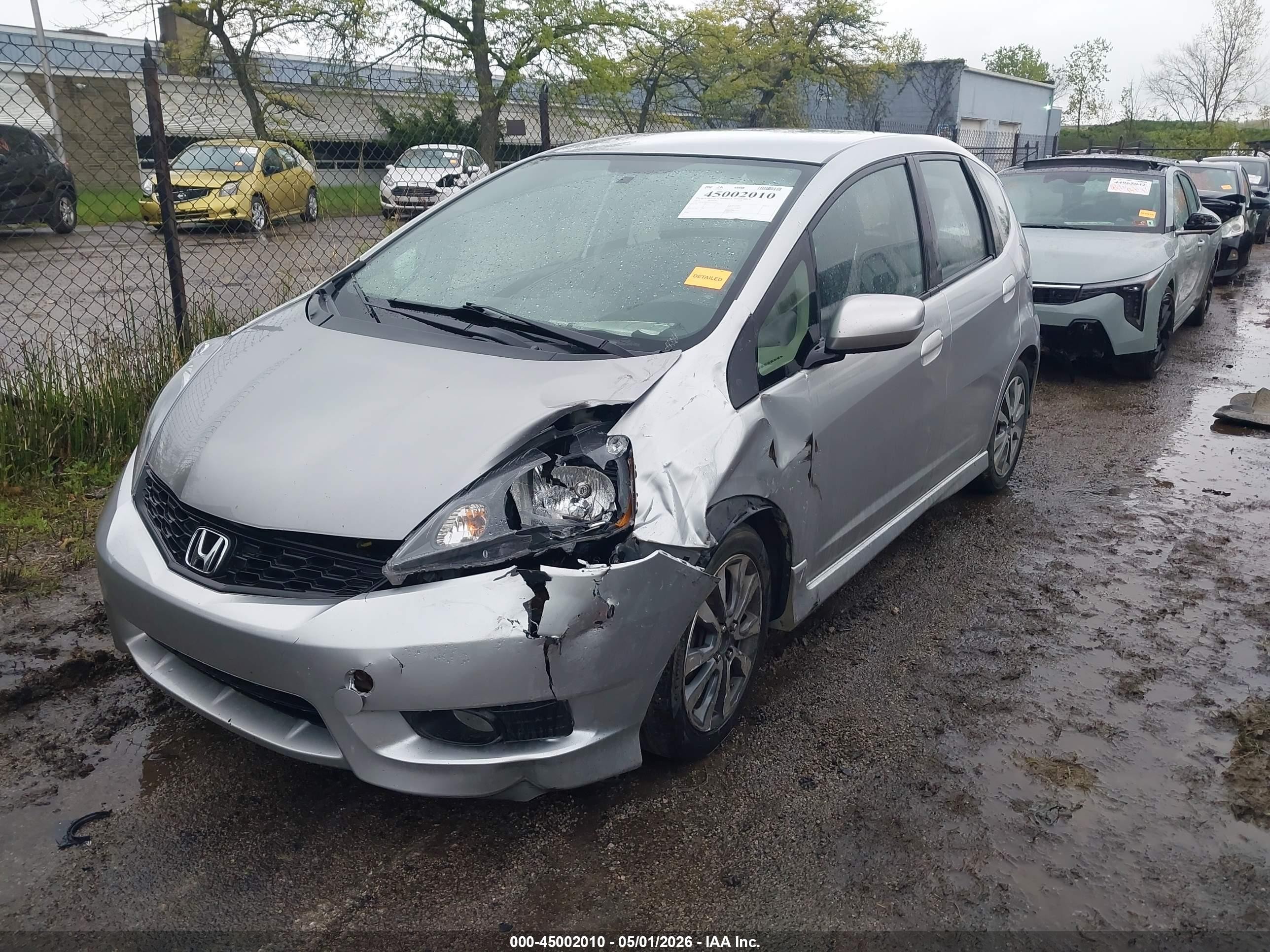 2013 Honda Fit Sport Silver vin: JHMGE8H51DC015477