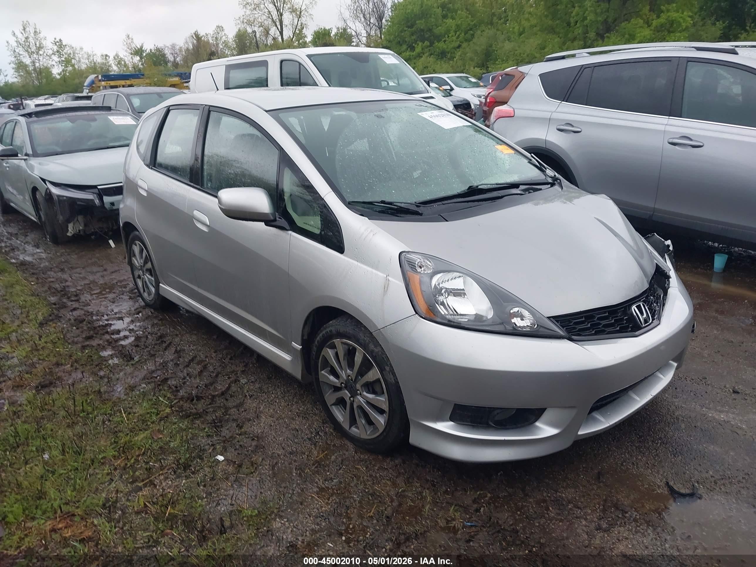 2013 Honda Fit Sport Silver vin: JHMGE8H51DC015477