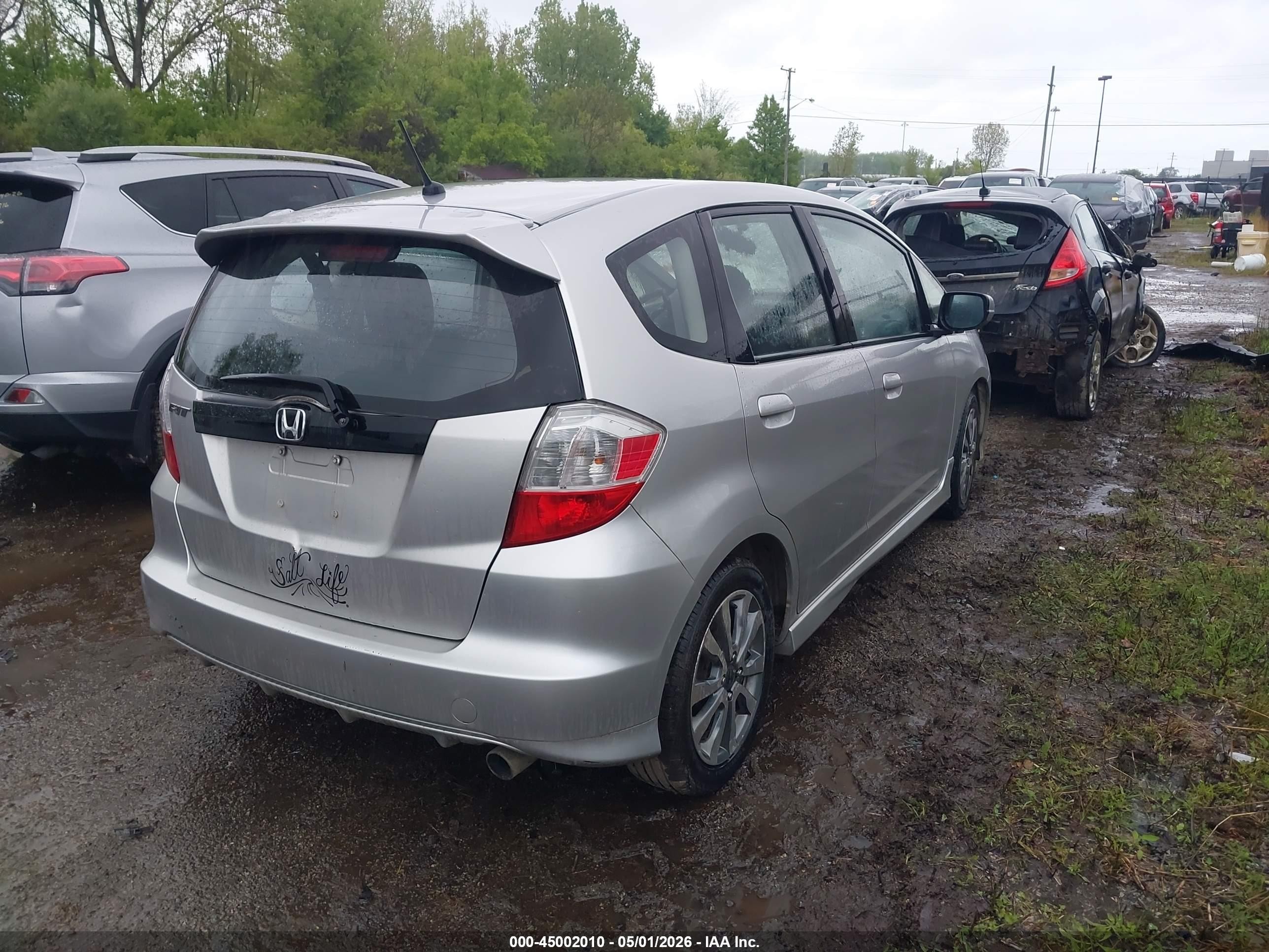 2013 Honda Fit Sport Silver vin: JHMGE8H51DC015477