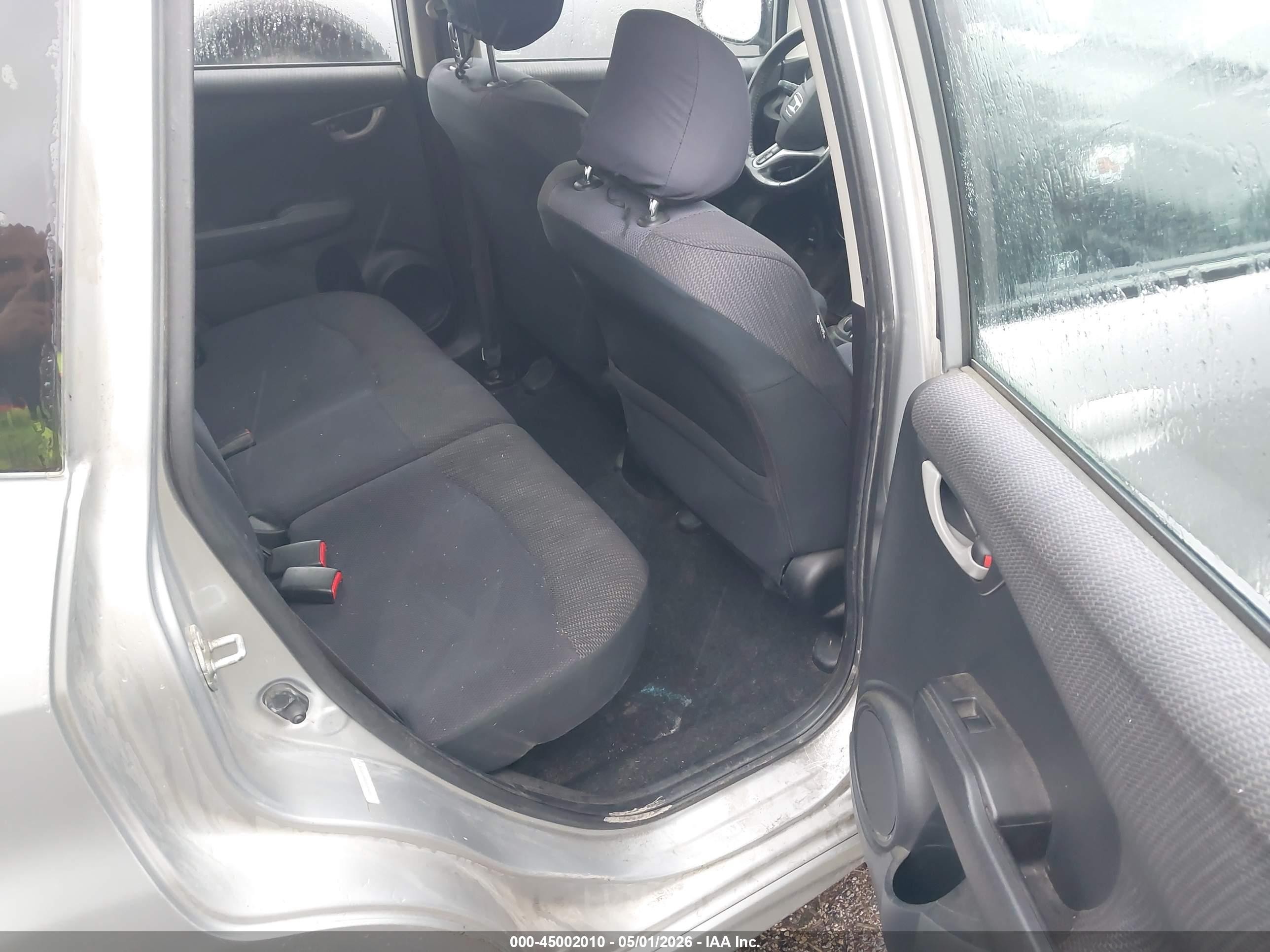 2013 Honda Fit Sport Silver vin: JHMGE8H51DC015477