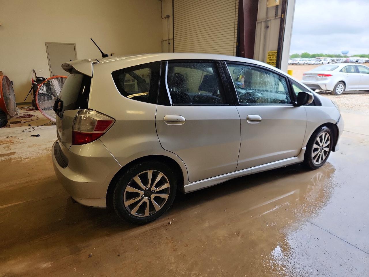 2013 Honda Fit Sport Silver vin: JHMGE8H51DC022302