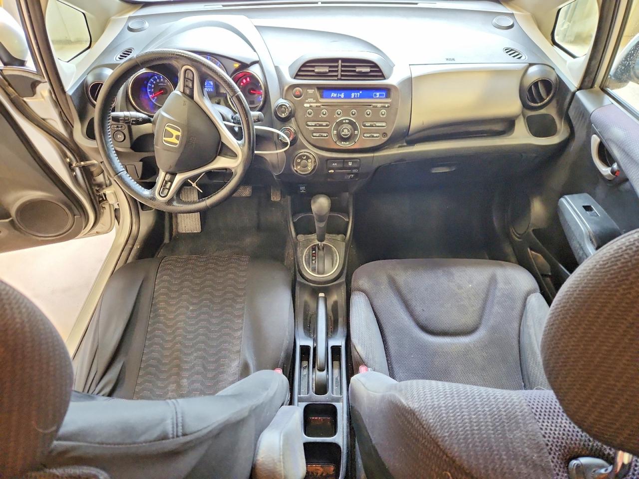 2013 Honda Fit Sport Silver vin: JHMGE8H51DC022302