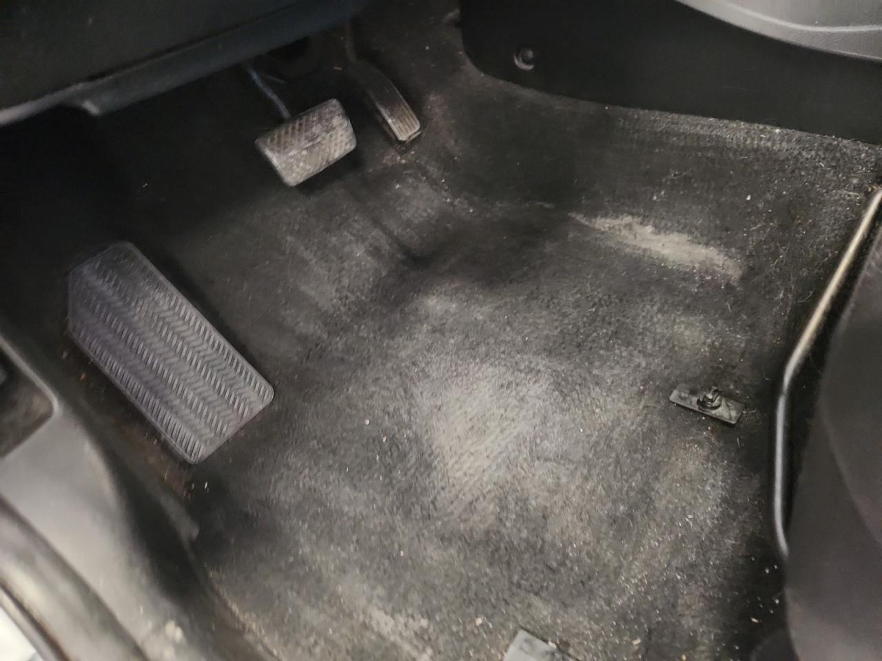 2013 Honda Fit Sport Silver vin: JHMGE8H51DC022302 Damage: Left Front Carpet, Stained, Permanent