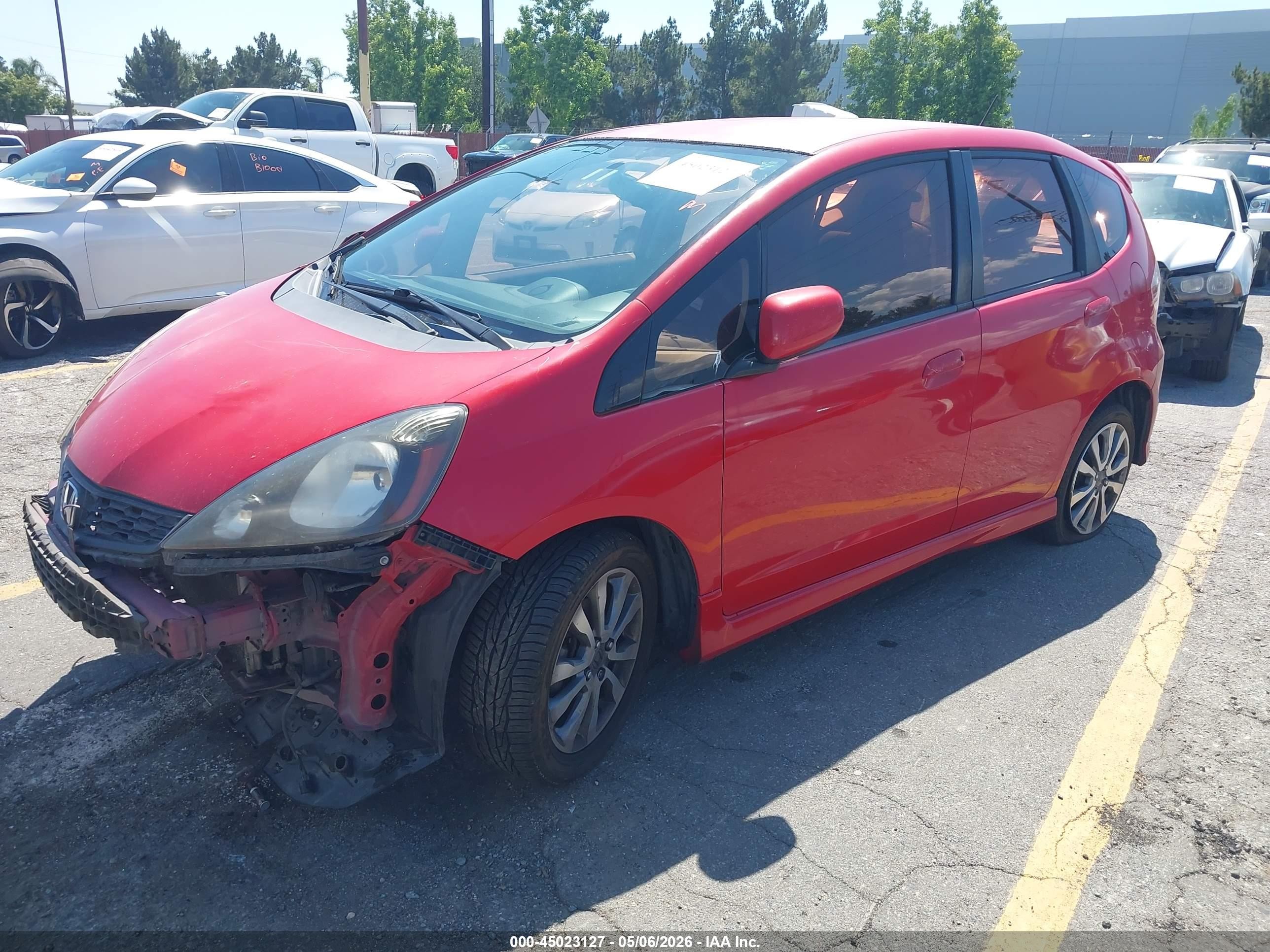 2013 Honda Fit Sport Красный vin: JHMGE8H51DC031761