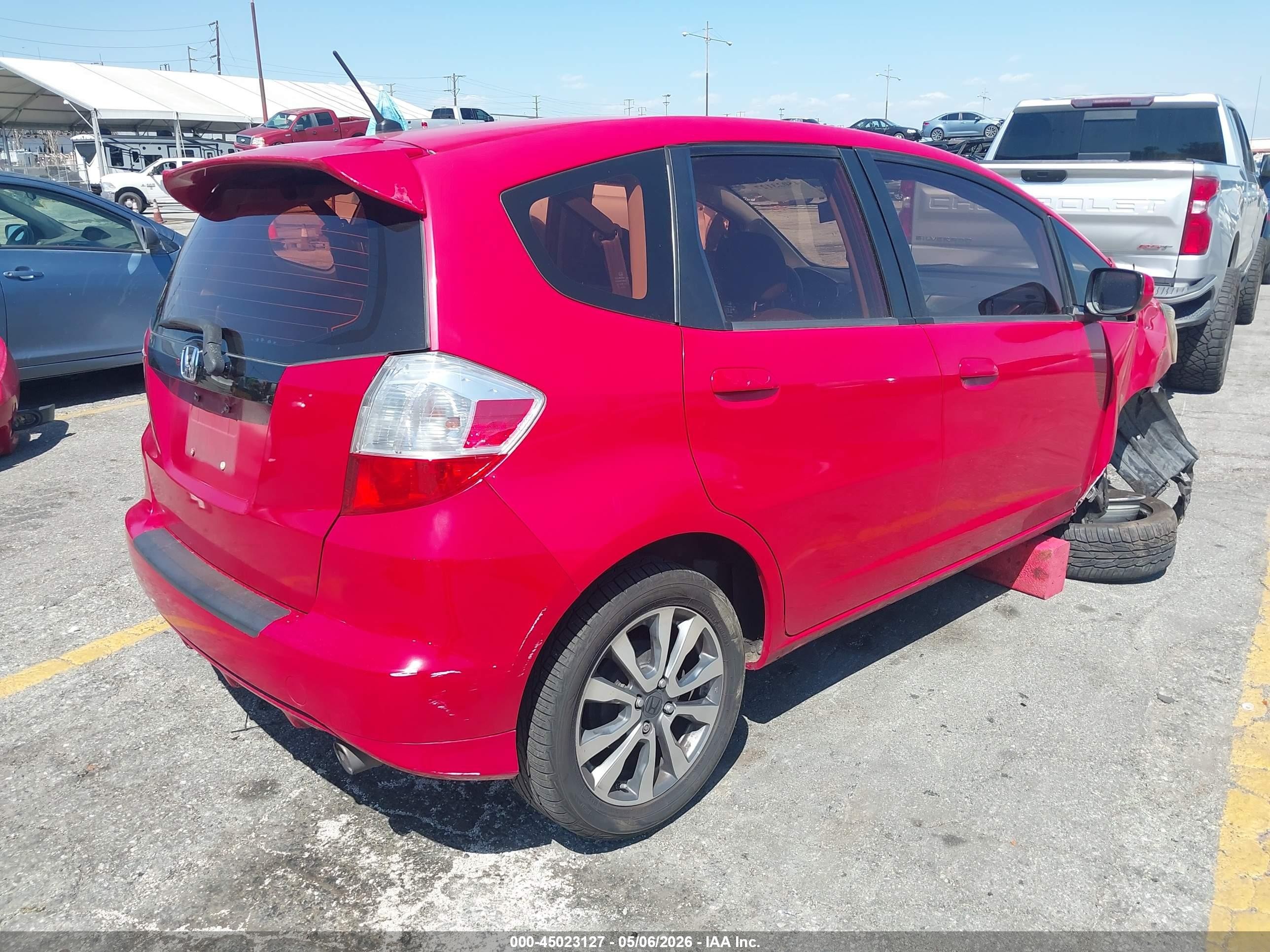 2013 Honda Fit Sport Красный vin: JHMGE8H51DC031761