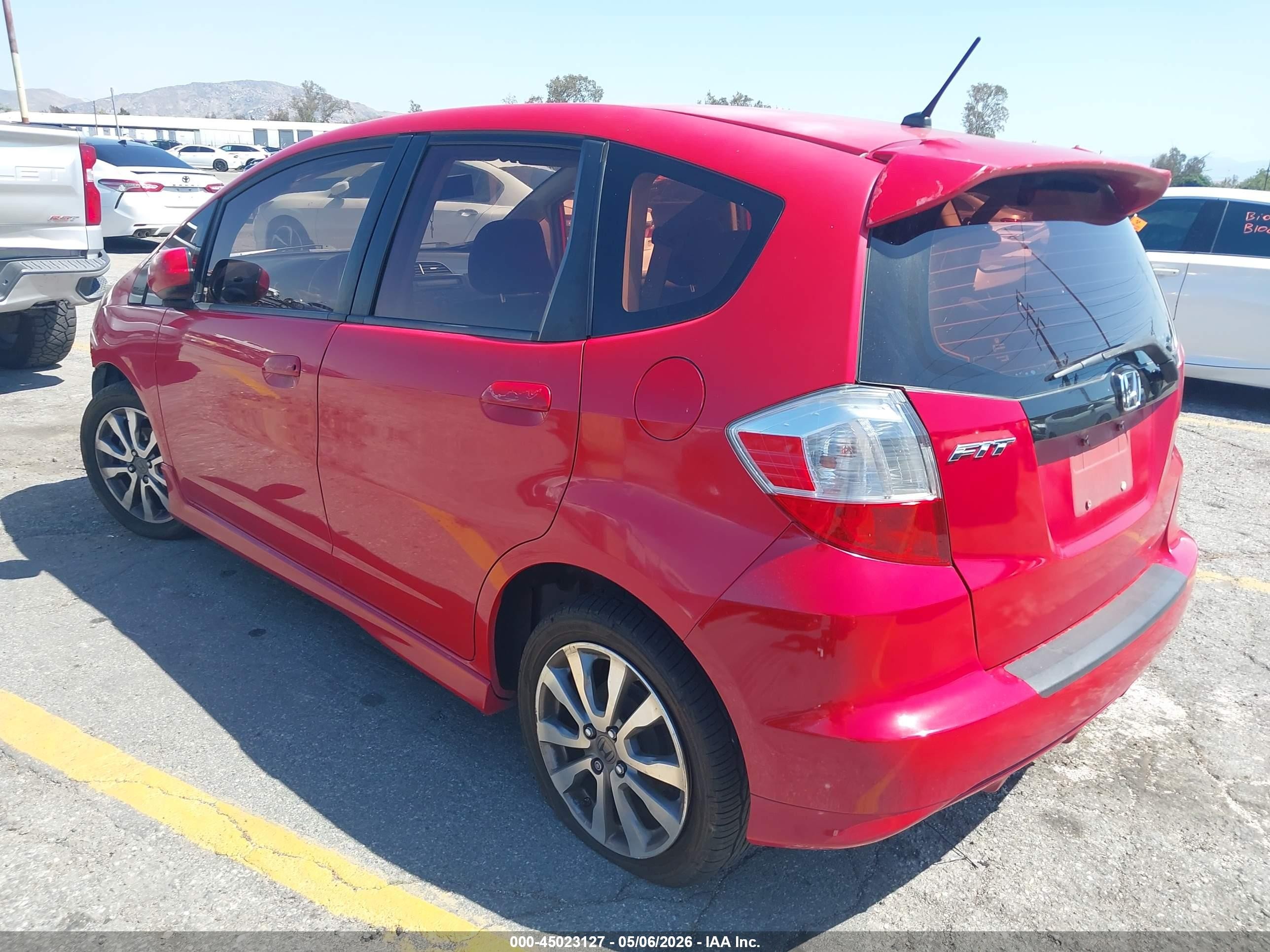 2013 Honda Fit Sport Красный vin: JHMGE8H51DC031761