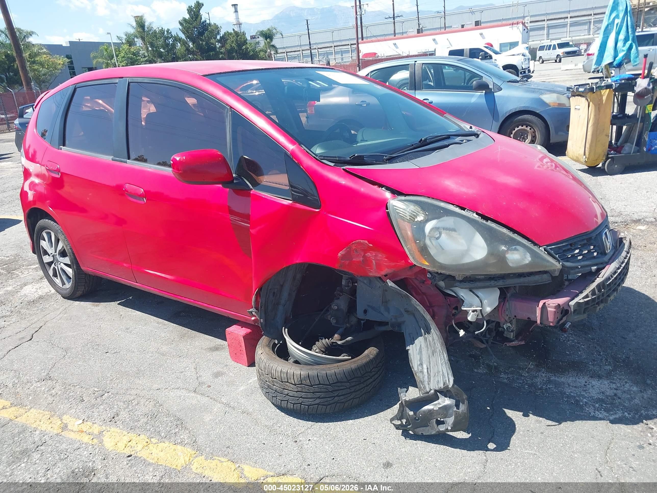 2013 Honda Fit Sport Red vin: JHMGE8H51DC031761