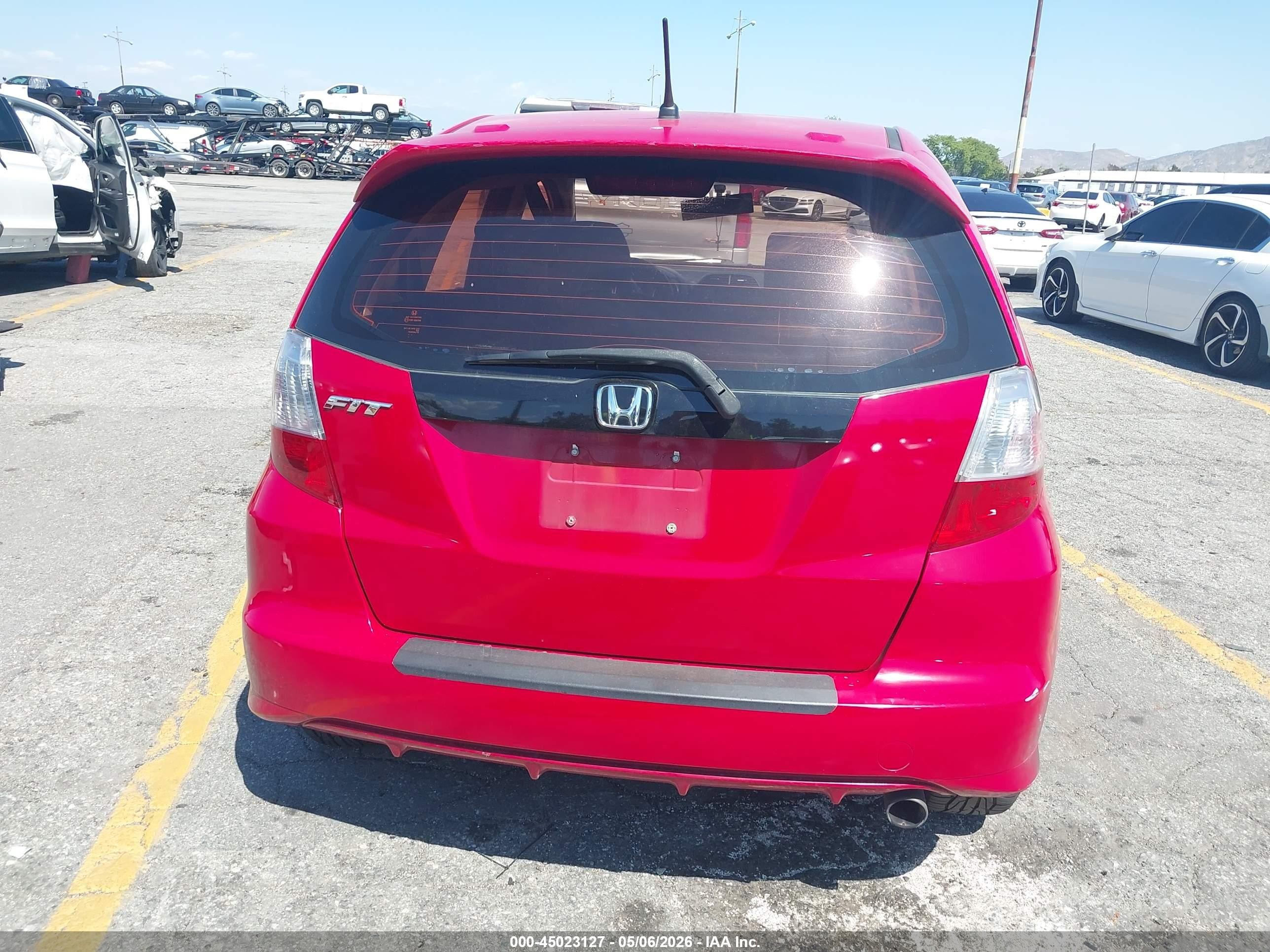 2013 Honda Fit Sport Красный vin: JHMGE8H51DC031761