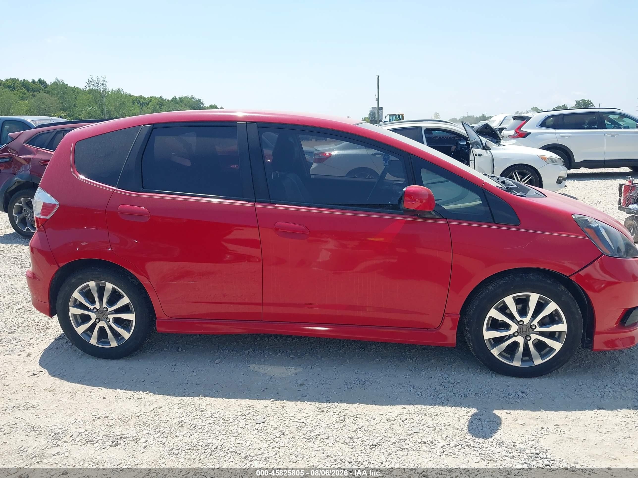 2013 Honda Fit Sport Red vin: JHMGE8H51DC041447