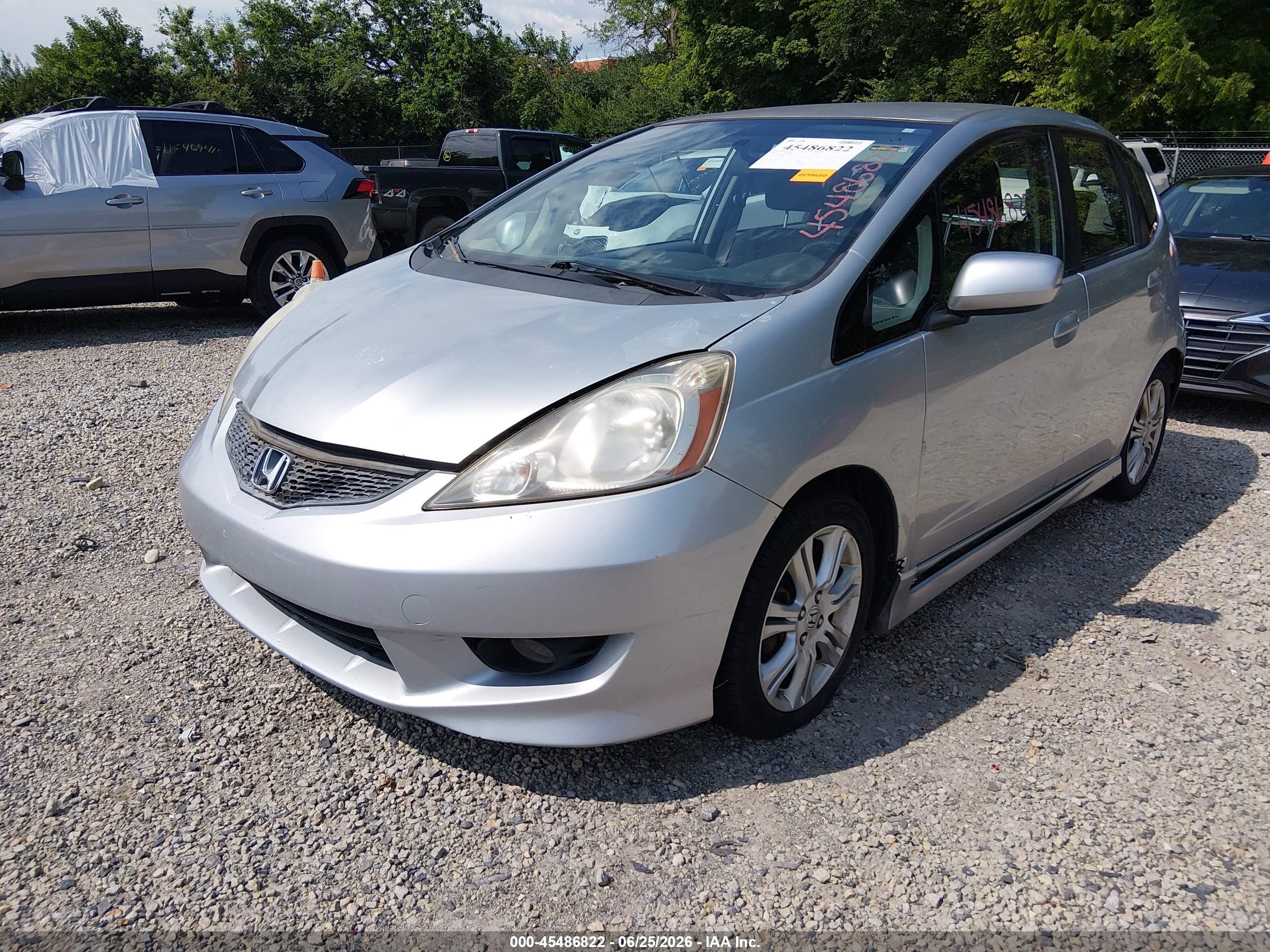 2011 Honda Fit Sport Silver vin: JHMGE8H52BC000922