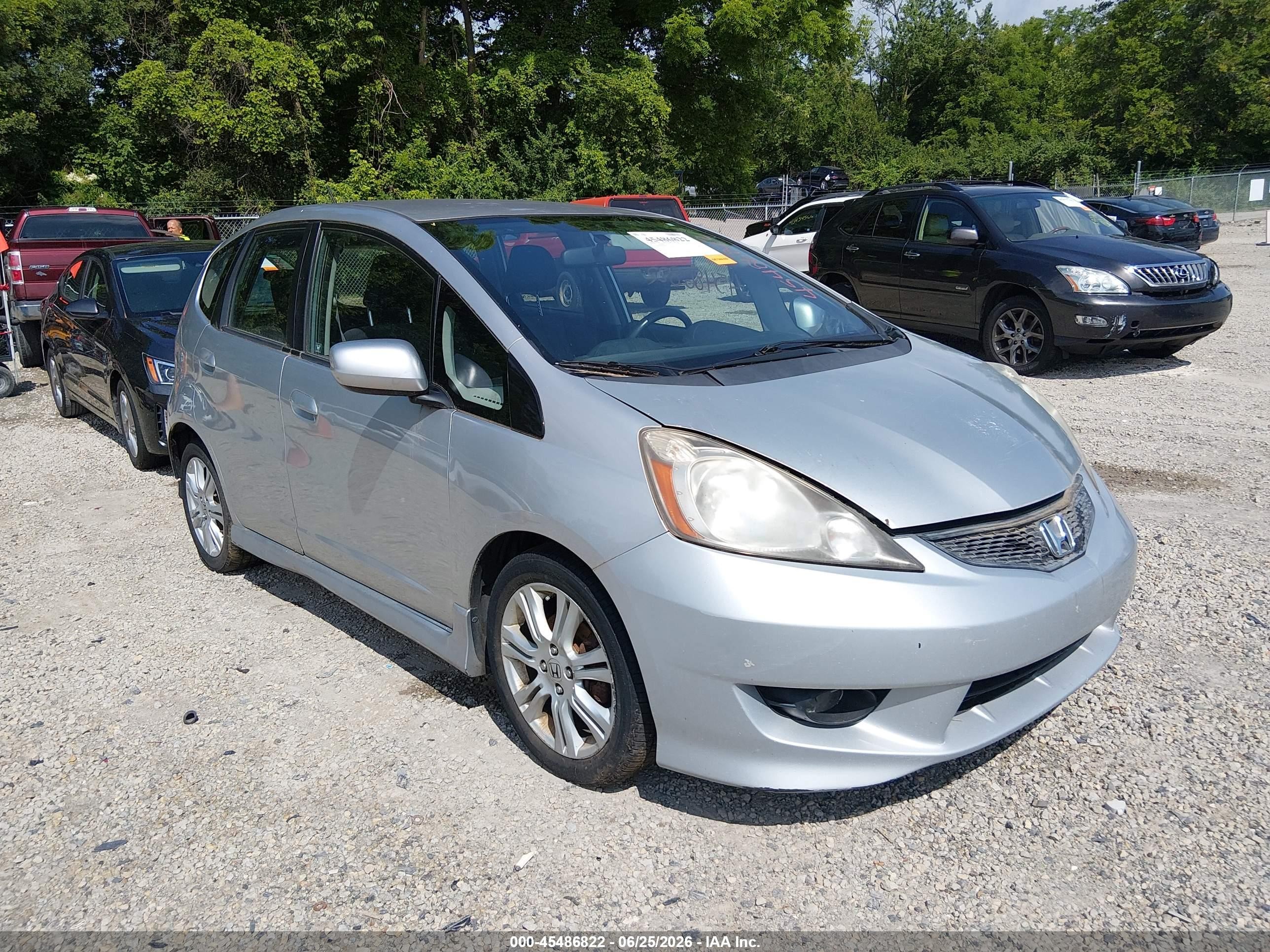 2011 Honda Fit Sport Silver vin: JHMGE8H52BC000922