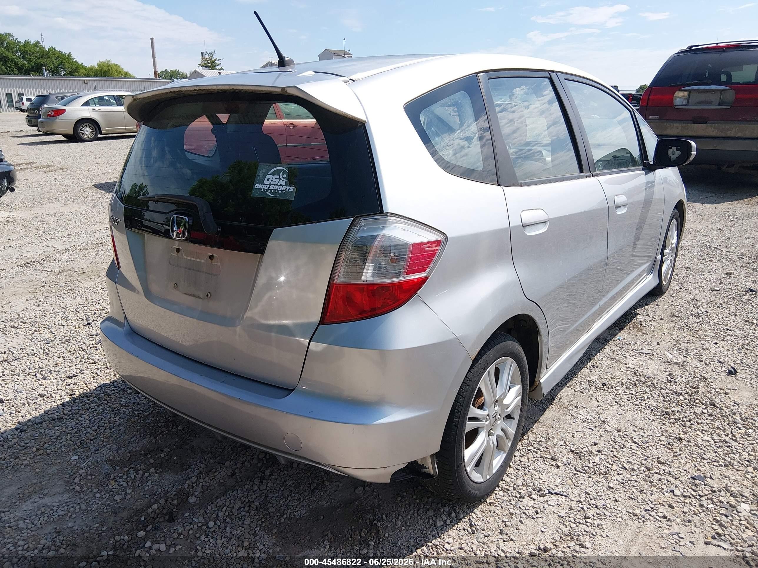 2011 Honda Fit Sport Silver vin: JHMGE8H52BC000922