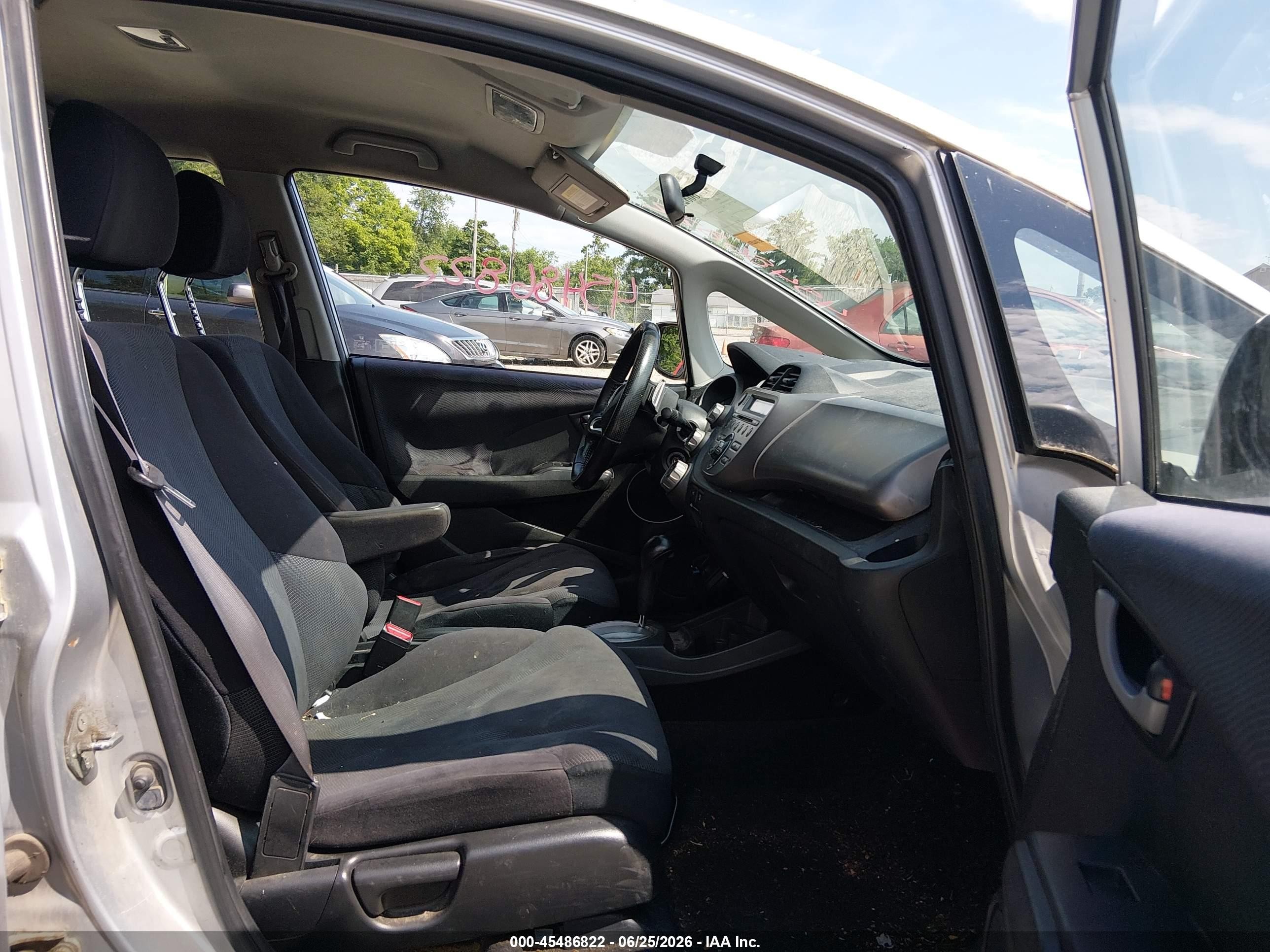 2011 Honda Fit Sport Silver vin: JHMGE8H52BC000922