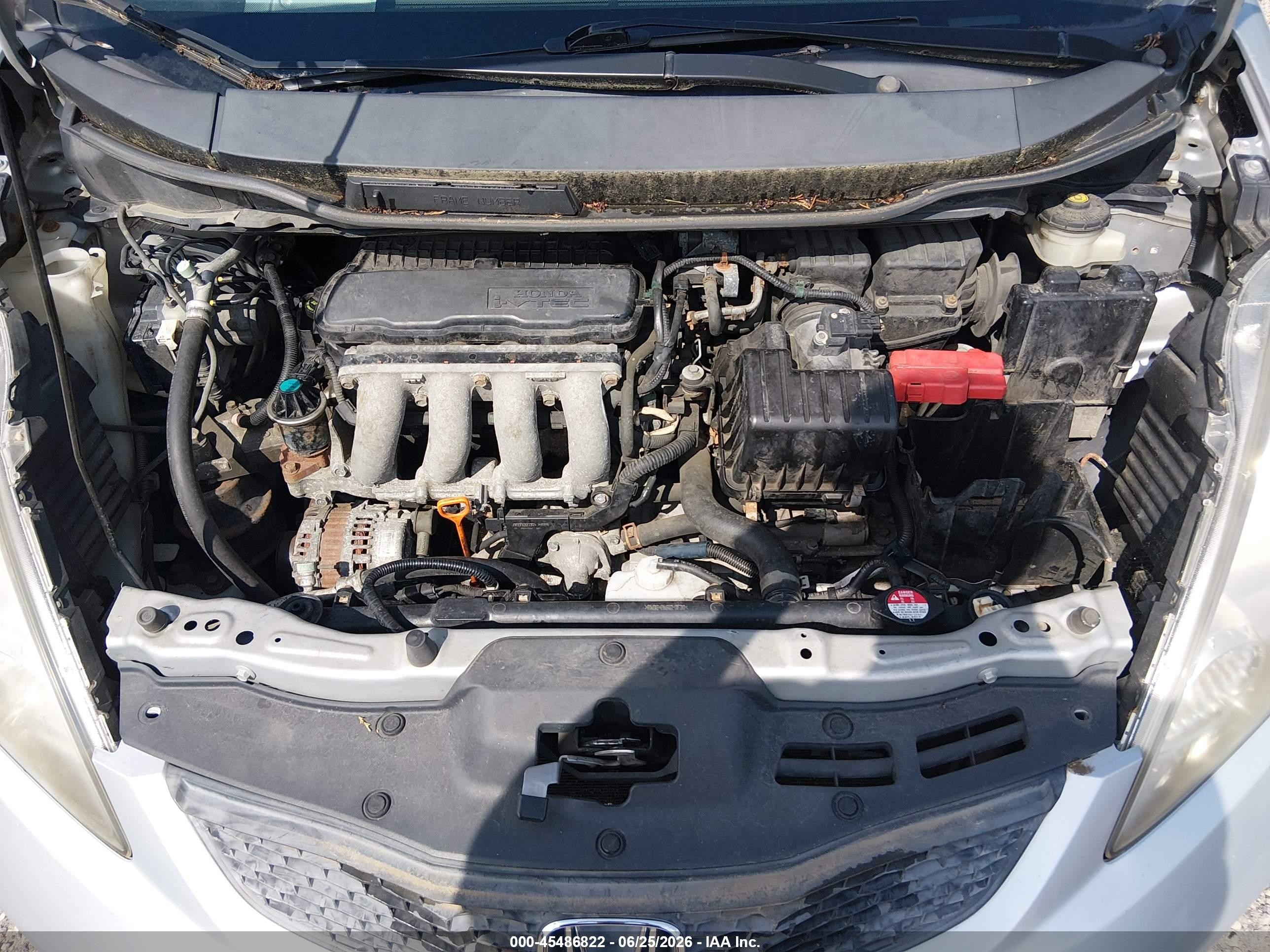 2011 Honda Fit Sport Silver vin: JHMGE8H52BC000922