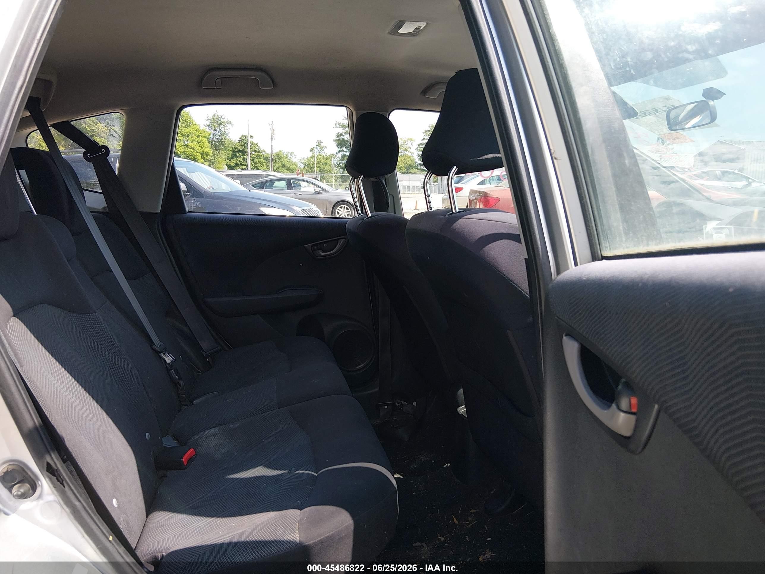 2011 Honda Fit Sport Silver vin: JHMGE8H52BC000922