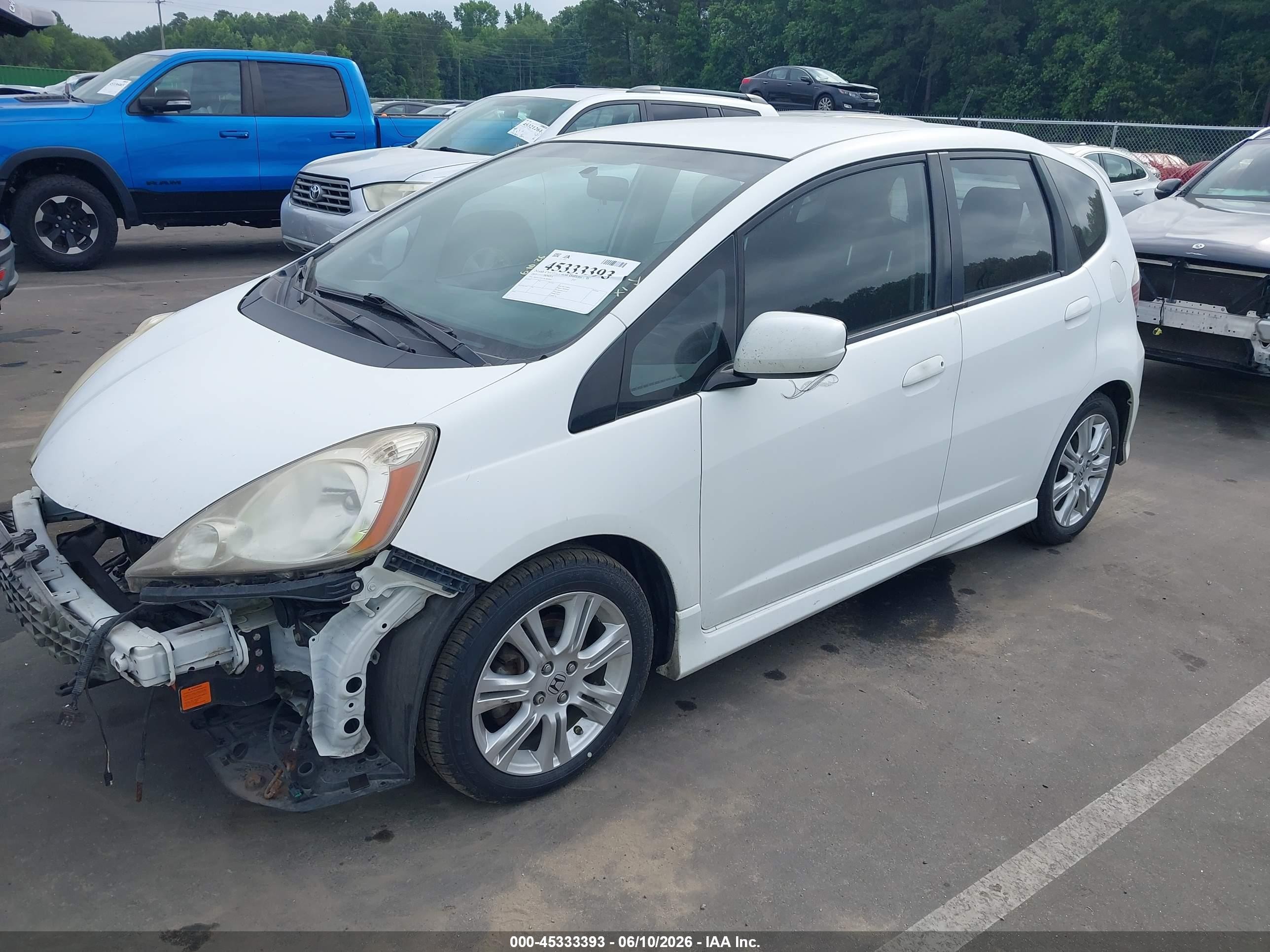 2011 Honda Fit Sport White vin: JHMGE8H52BC000984