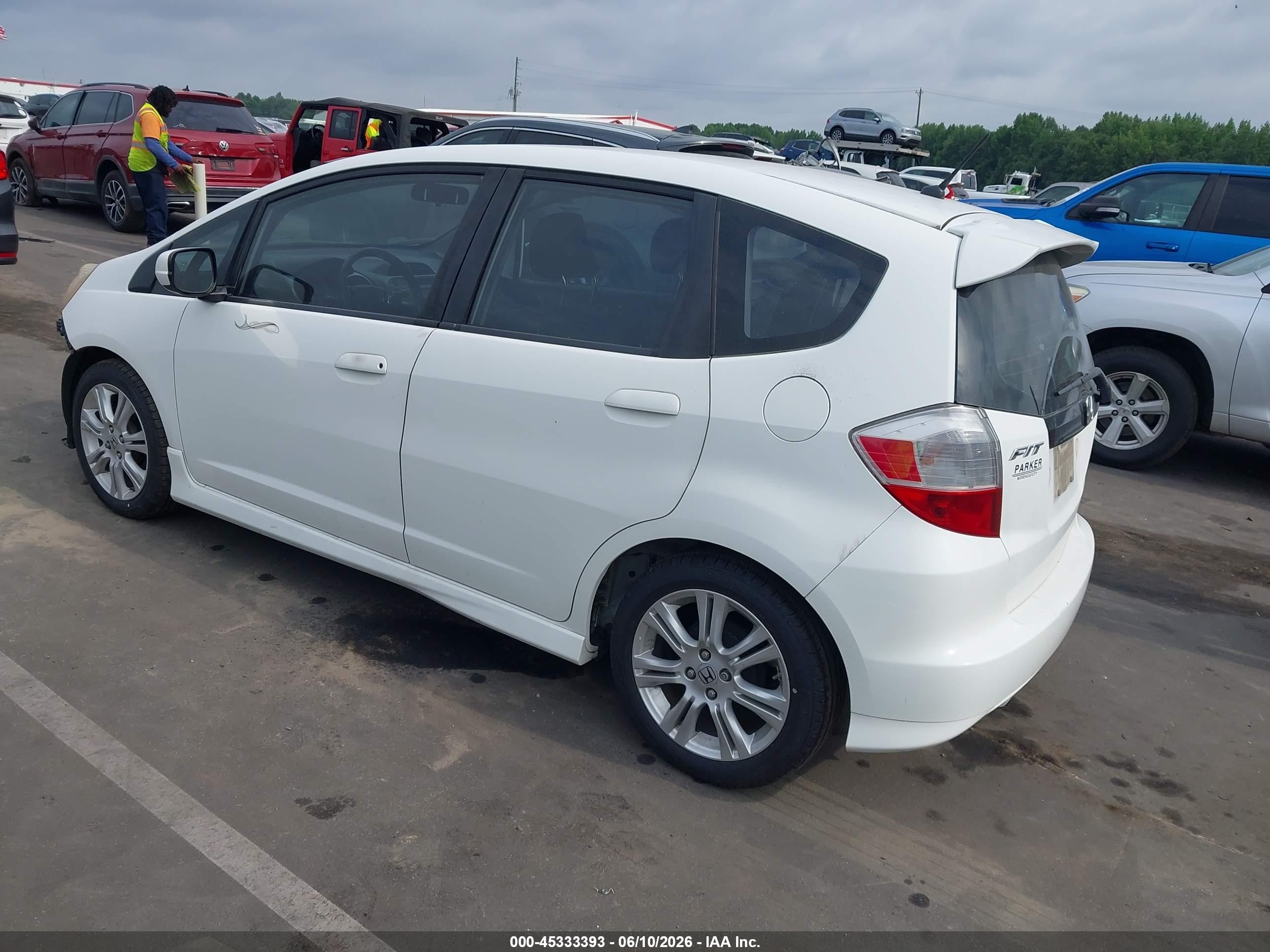 2011 Honda Fit Sport White vin: JHMGE8H52BC000984