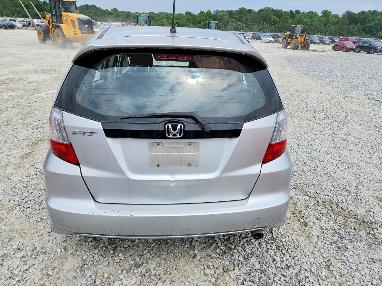 2011 Honda Fit Sport Silver vin: JHMGE8H52BC002993