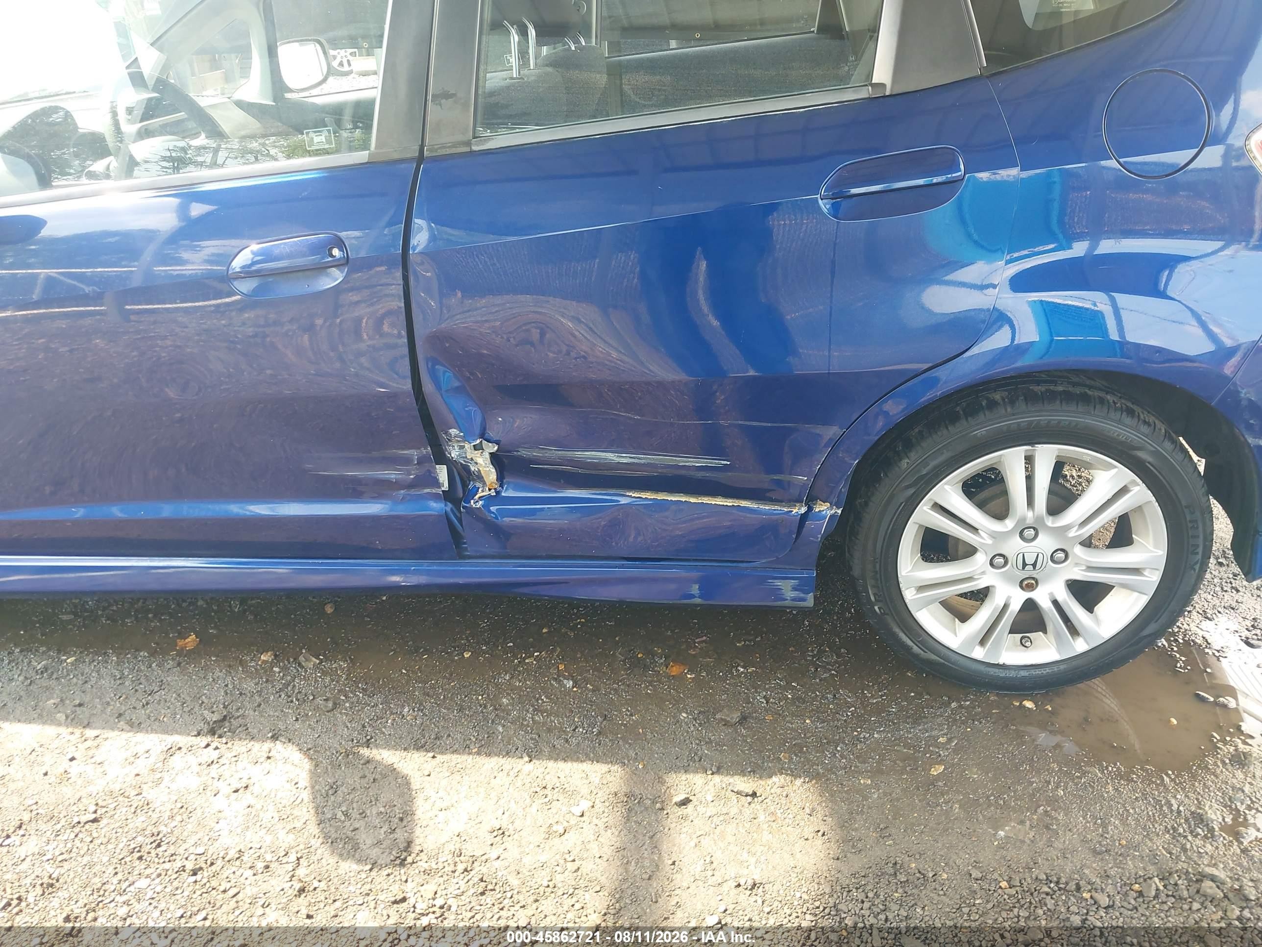 2011 Honda Fit Sport Blue vin: JHMGE8H52BC021527