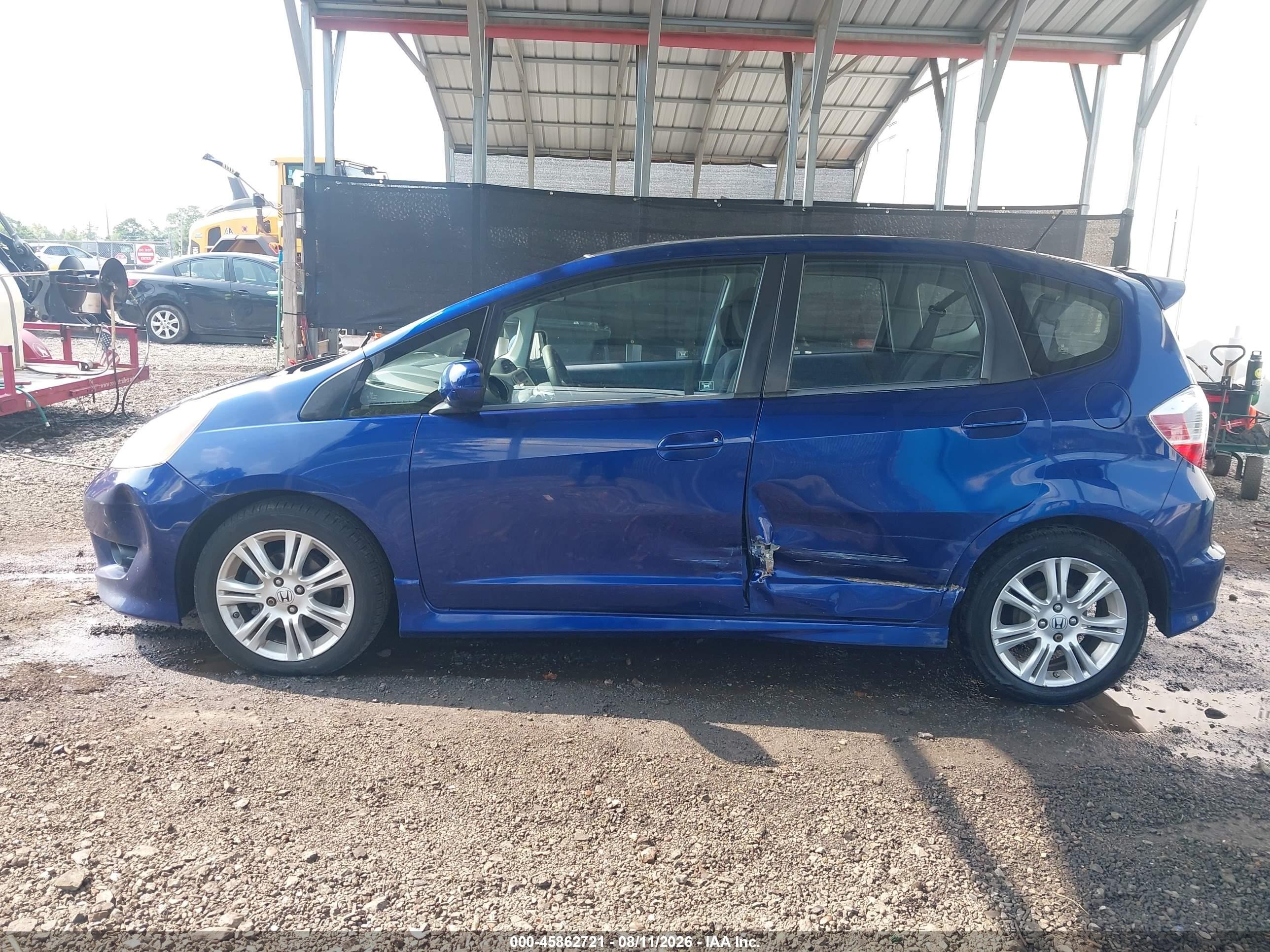 2011 Honda Fit Sport Blue vin: JHMGE8H52BC021527