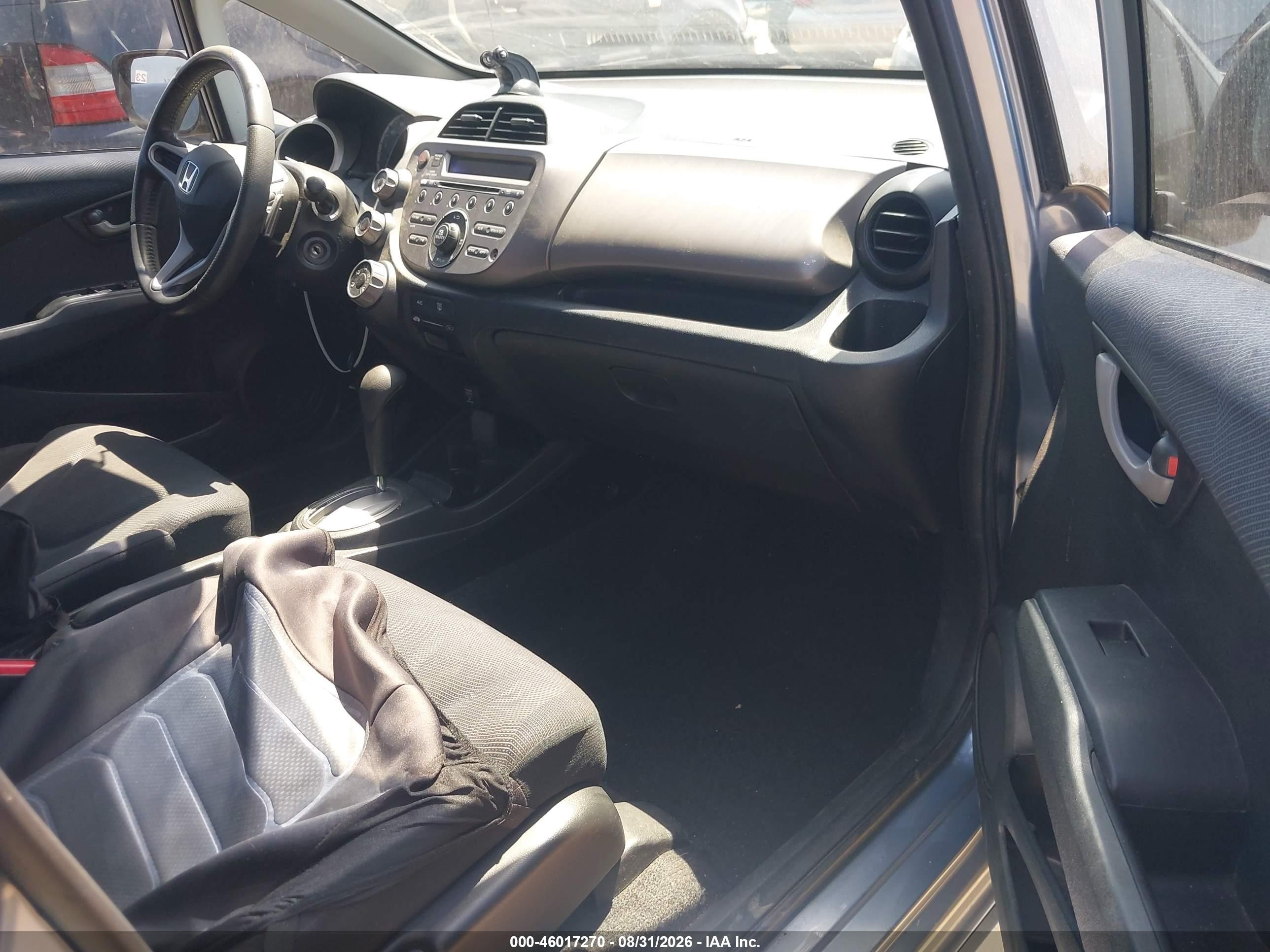 2011 Honda Fit Sport Silver vin: JHMGE8H52BC021799