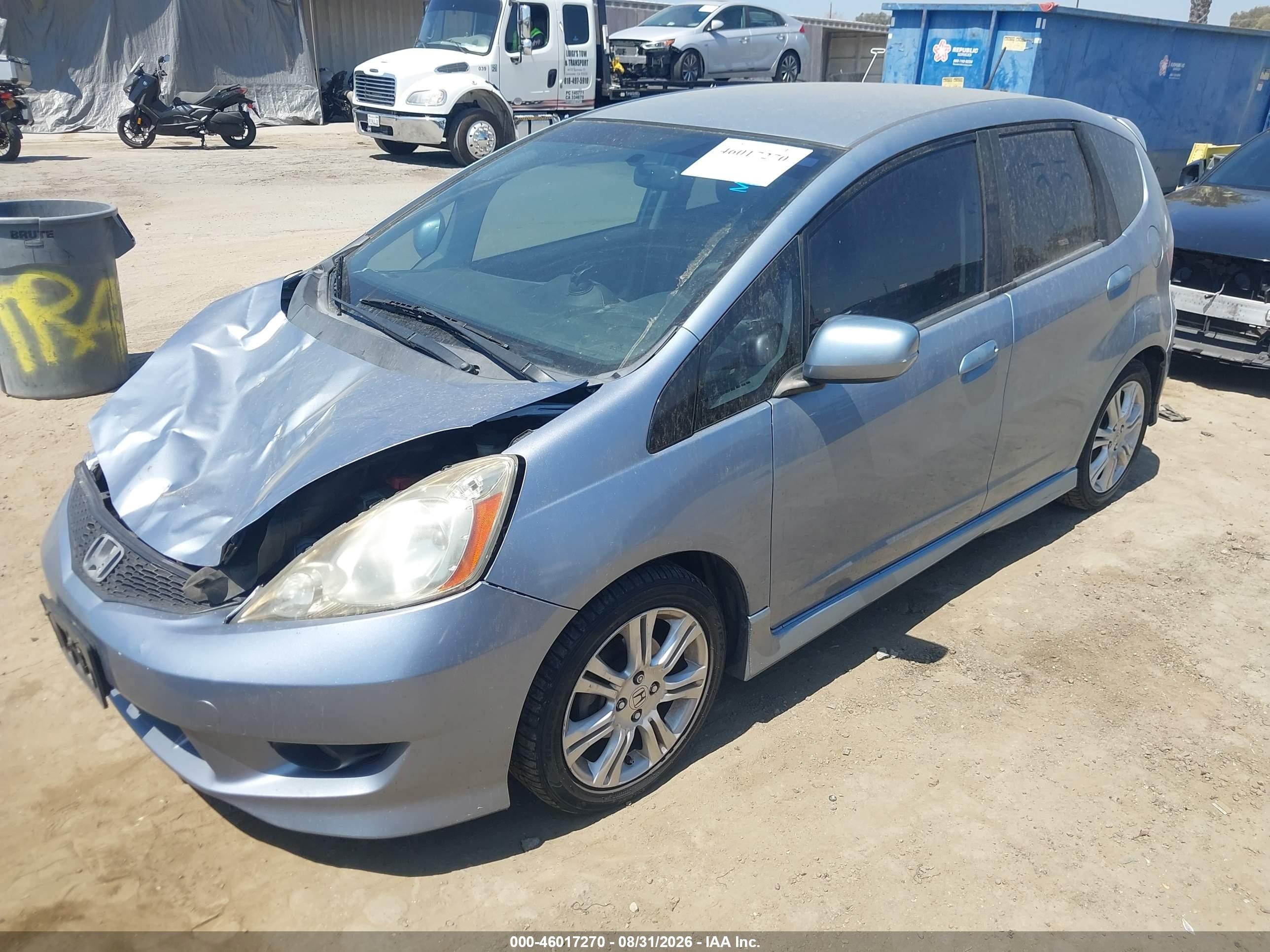 2011 Honda Fit Sport Silver vin: JHMGE8H52BC021799