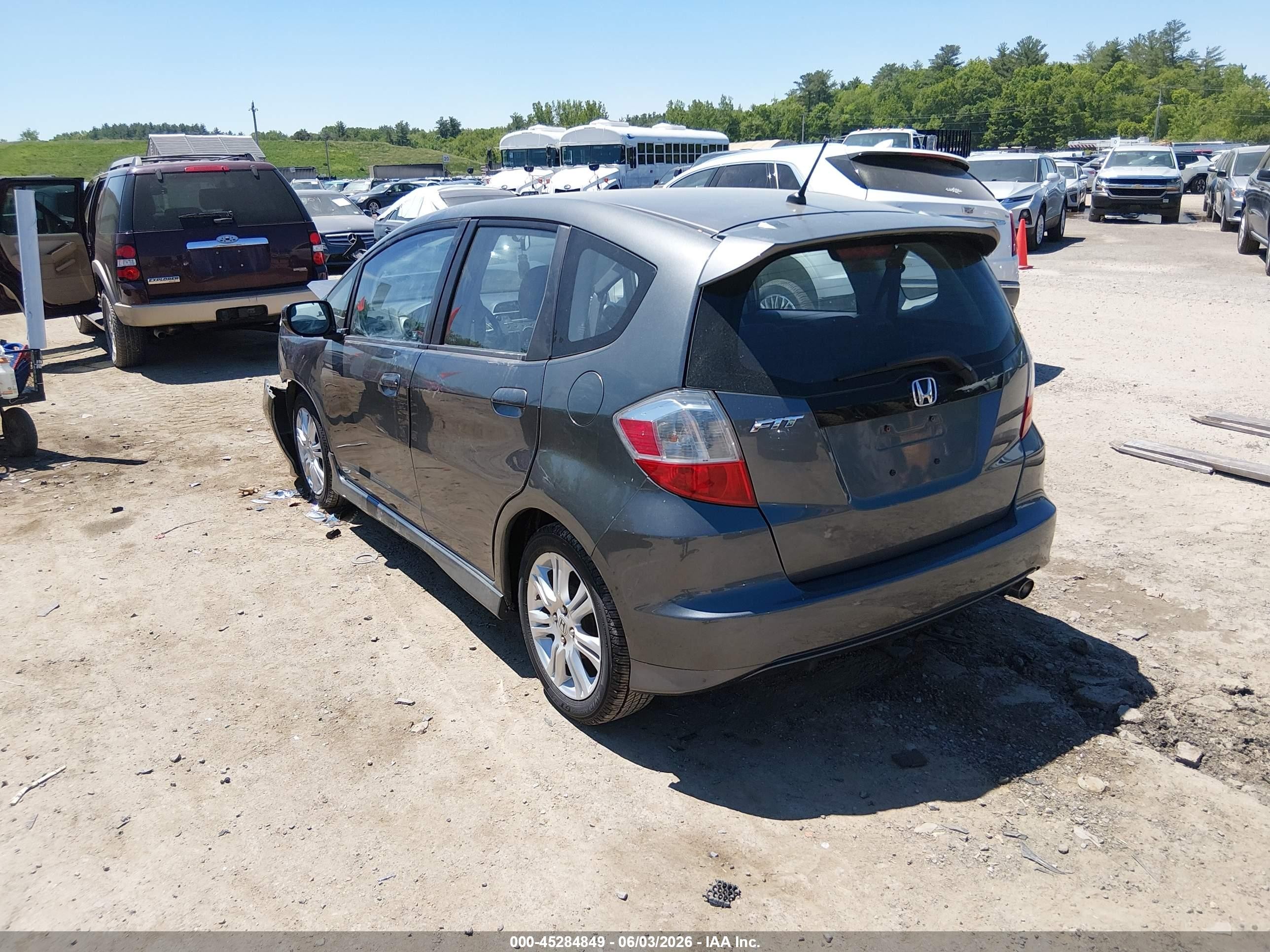 2011 Honda Fit Sport Gray vin: JHMGE8H52BC022872