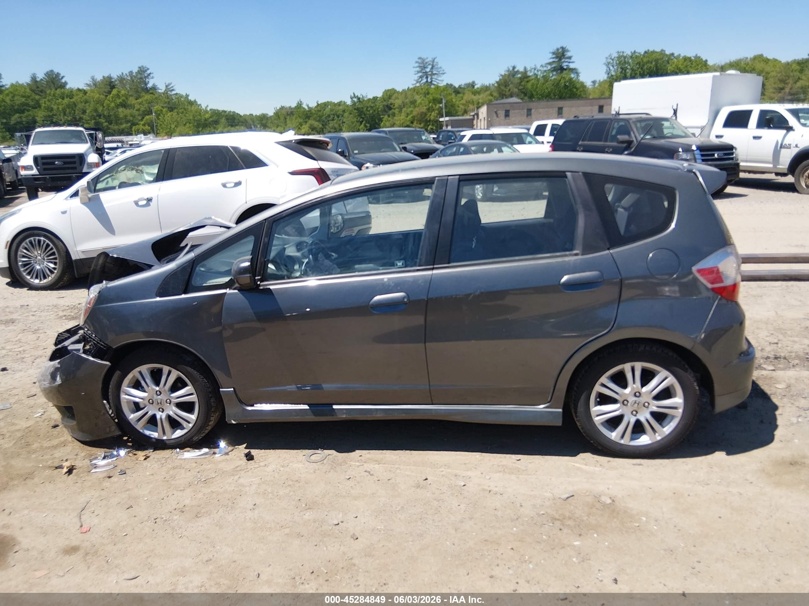2011 Honda Fit Sport Gray vin: JHMGE8H52BC022872