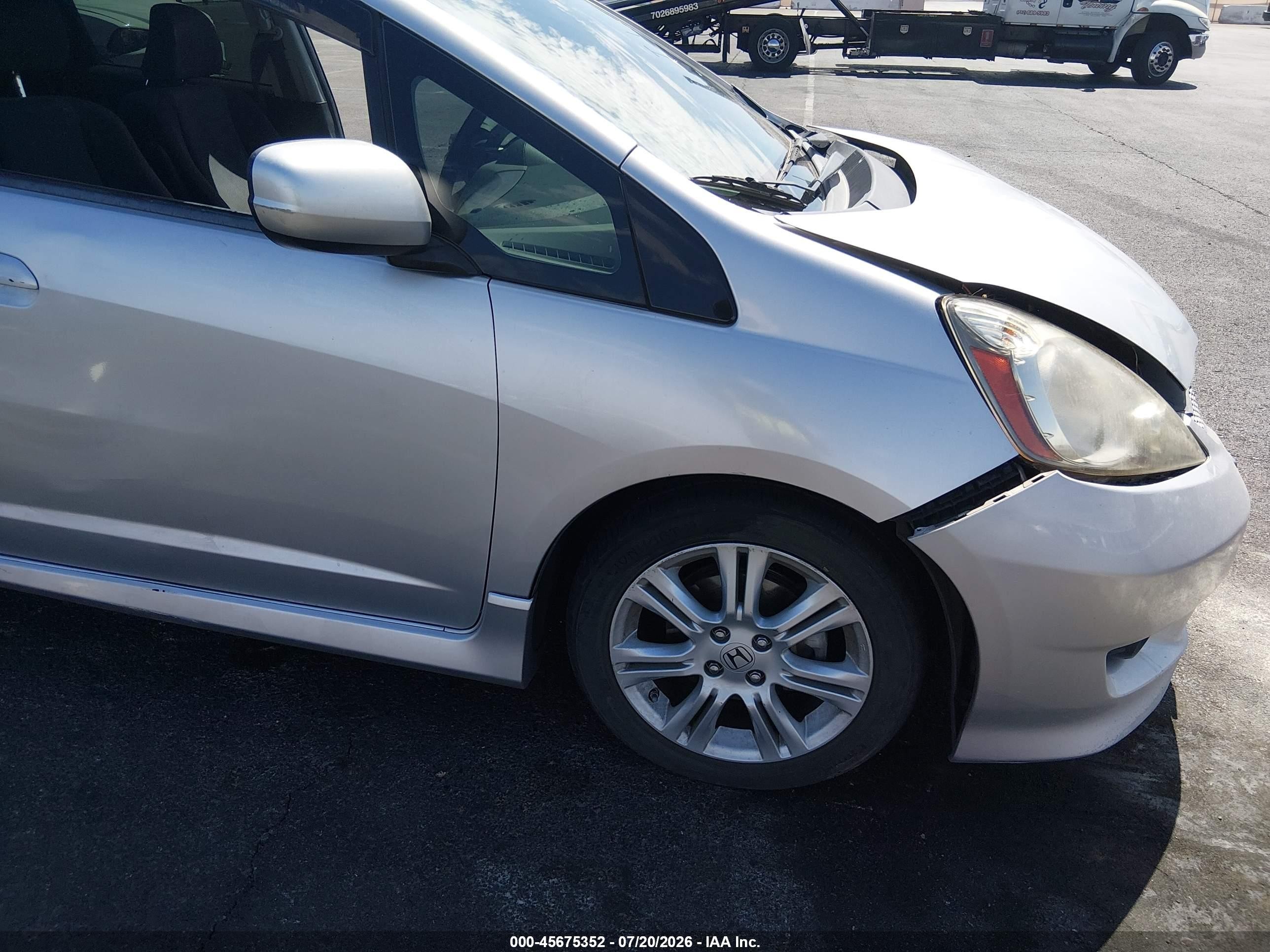 2011 Honda Fit Sport Gray vin: JHMGE8H52BS003518