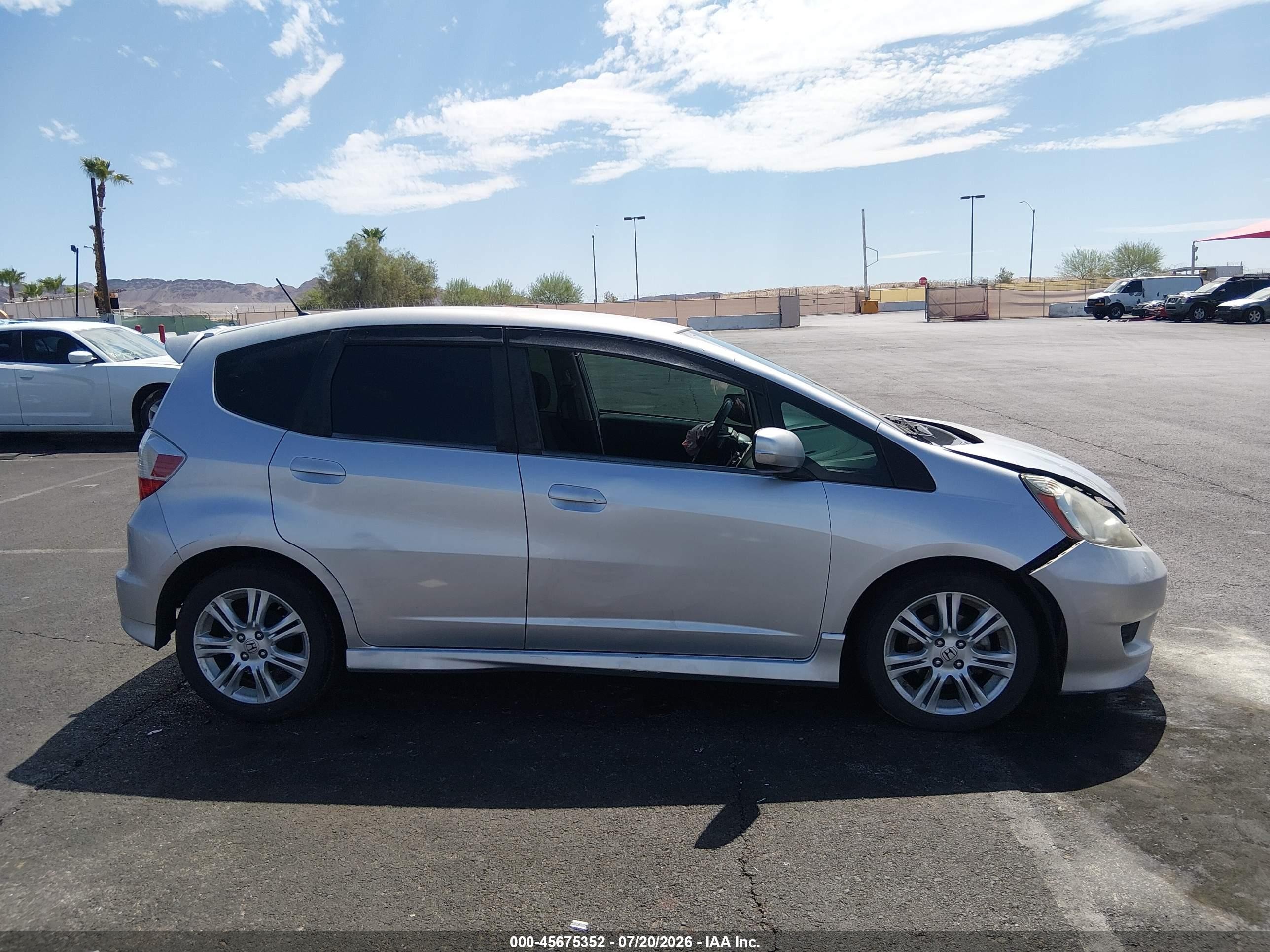 2011 Honda Fit Sport Gray vin: JHMGE8H52BS003518