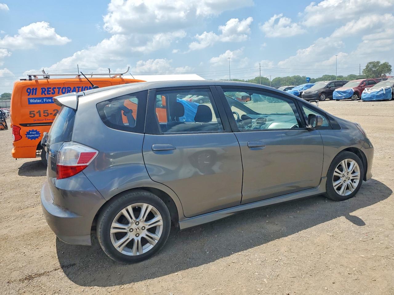 2011 Honda Fit Sport Charcoal vin: JHMGE8H52BS011196