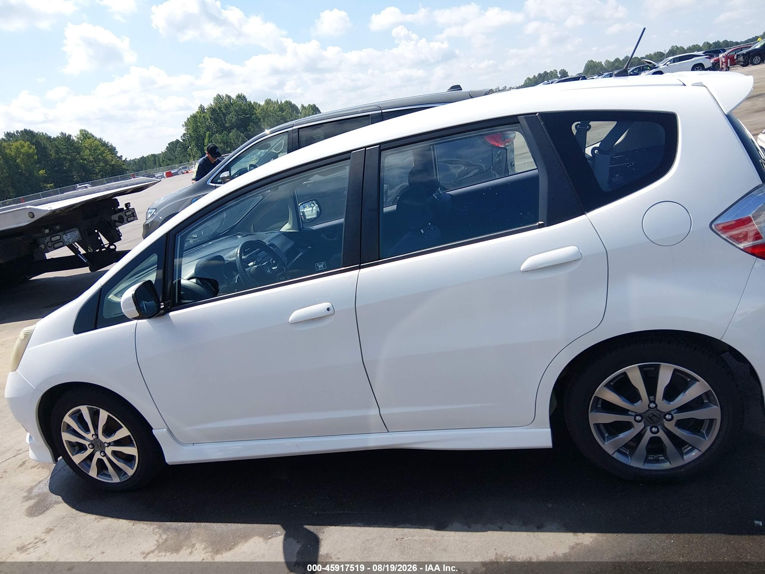 2012 Honda Fit Sport White vin: JHMGE8H52CC001585