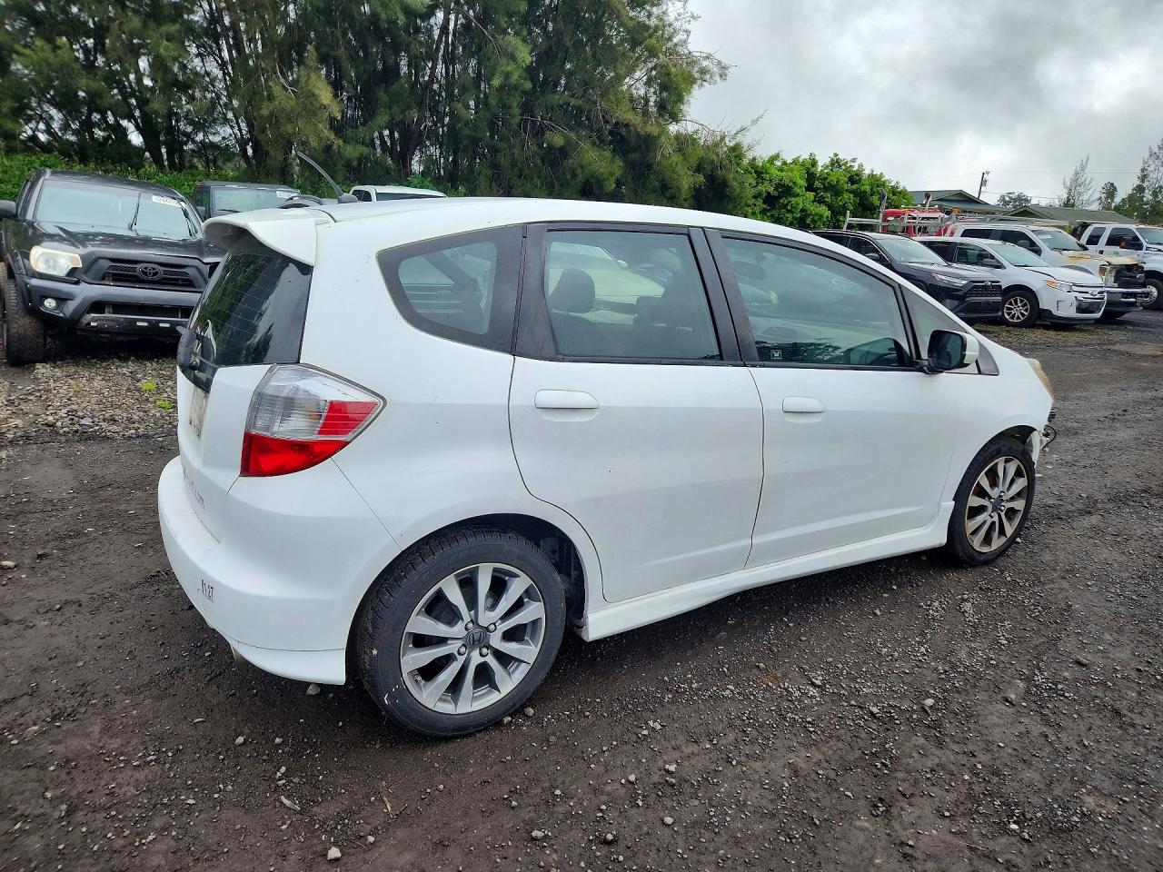 2012 Honda Fit Sport White vin: JHMGE8H52CC008102