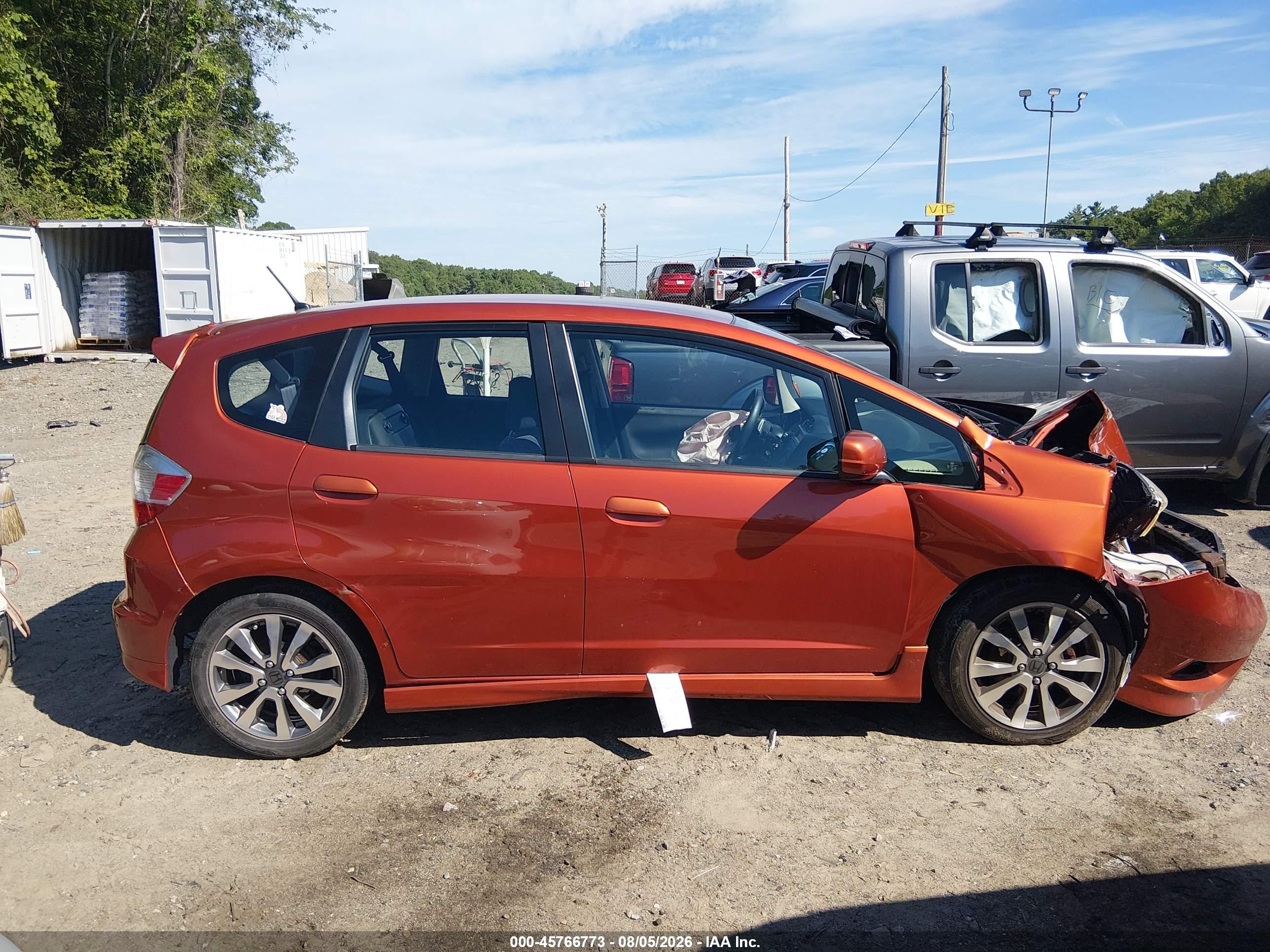 2012 Honda Fit Sport Orange vin: JHMGE8H52CC040211