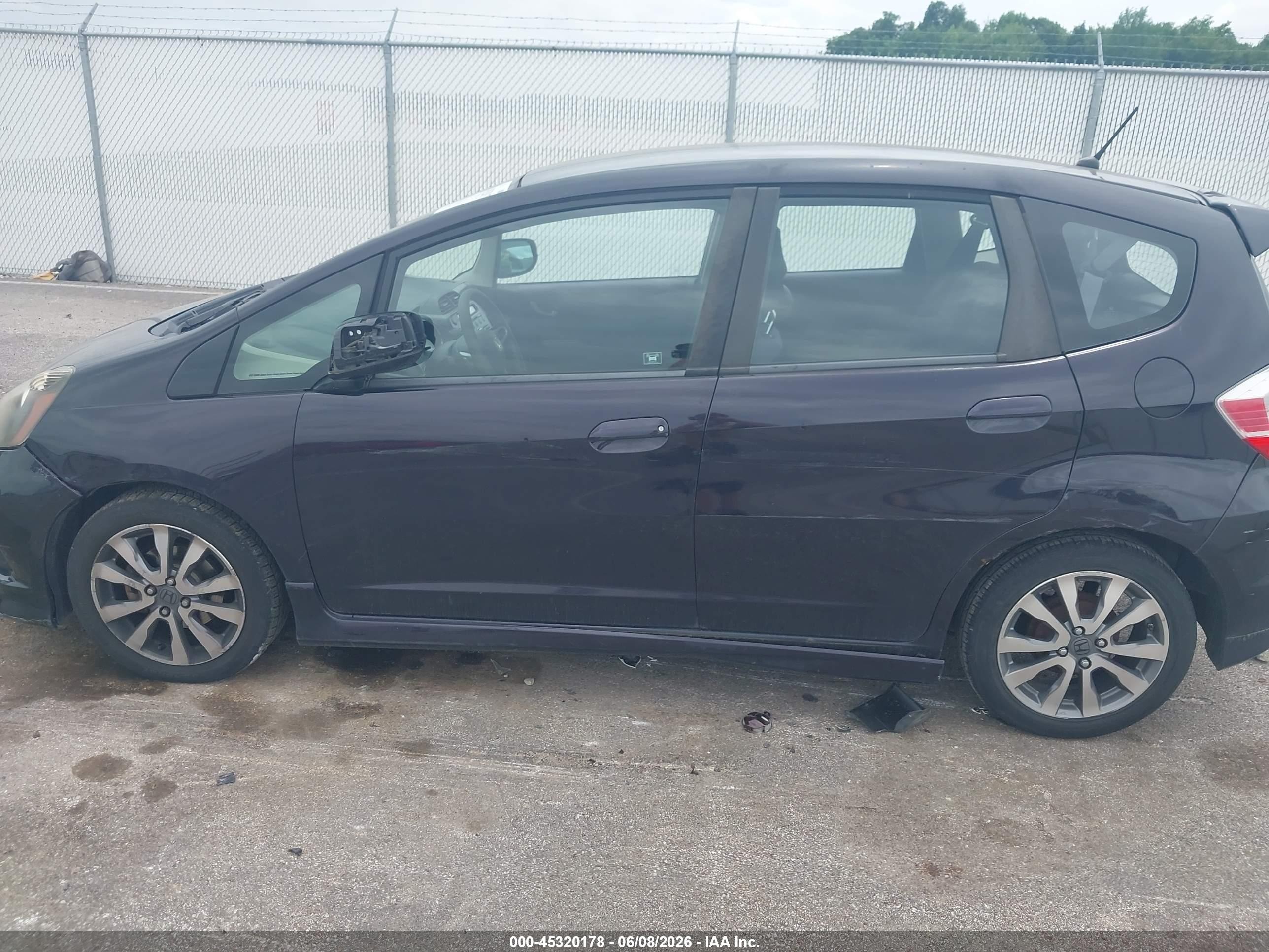2013 Honda Fit Sport Purple vin: JHMGE8H52DC013978
