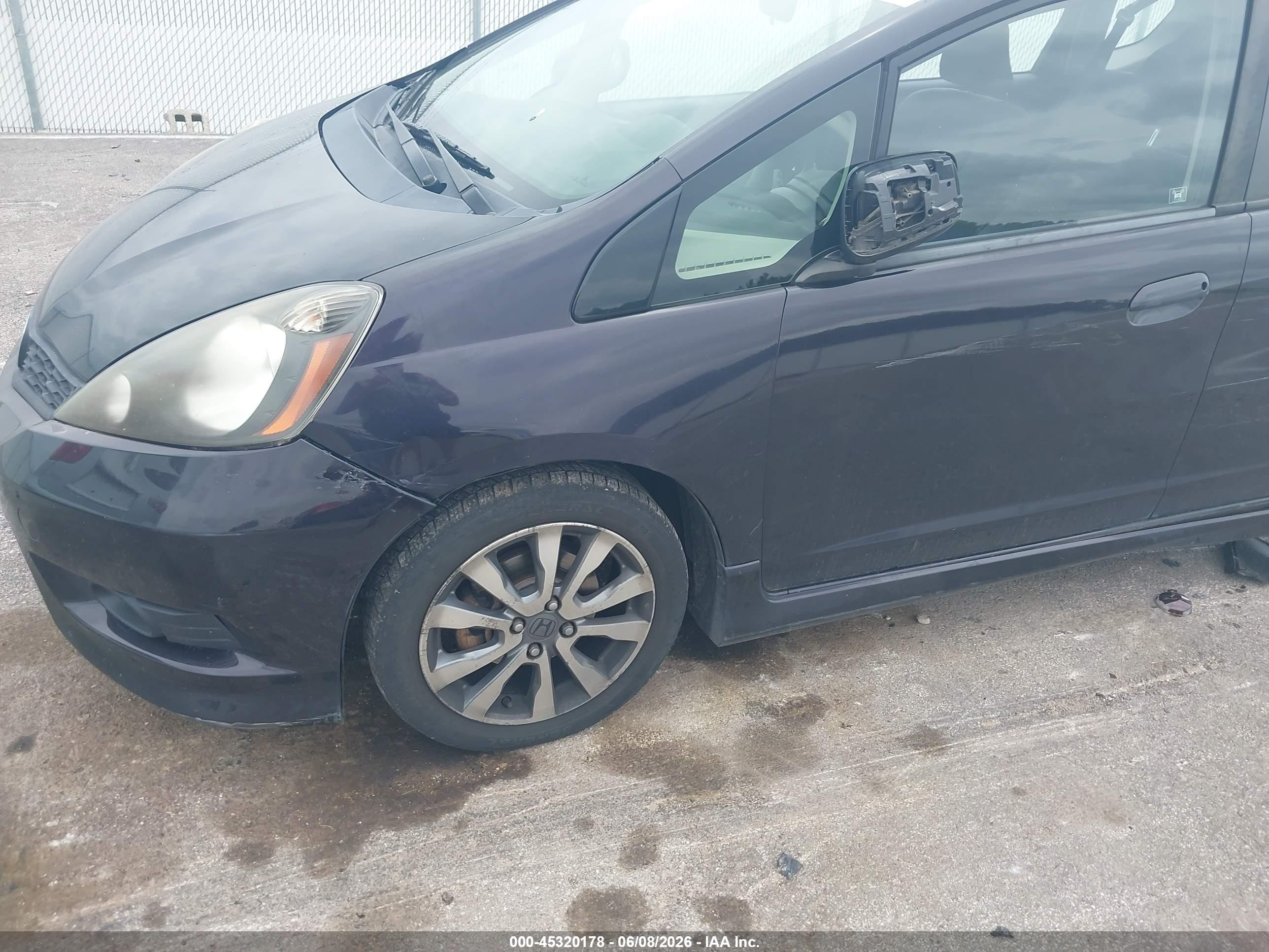 2013 Honda Fit Sport Purple vin: JHMGE8H52DC013978