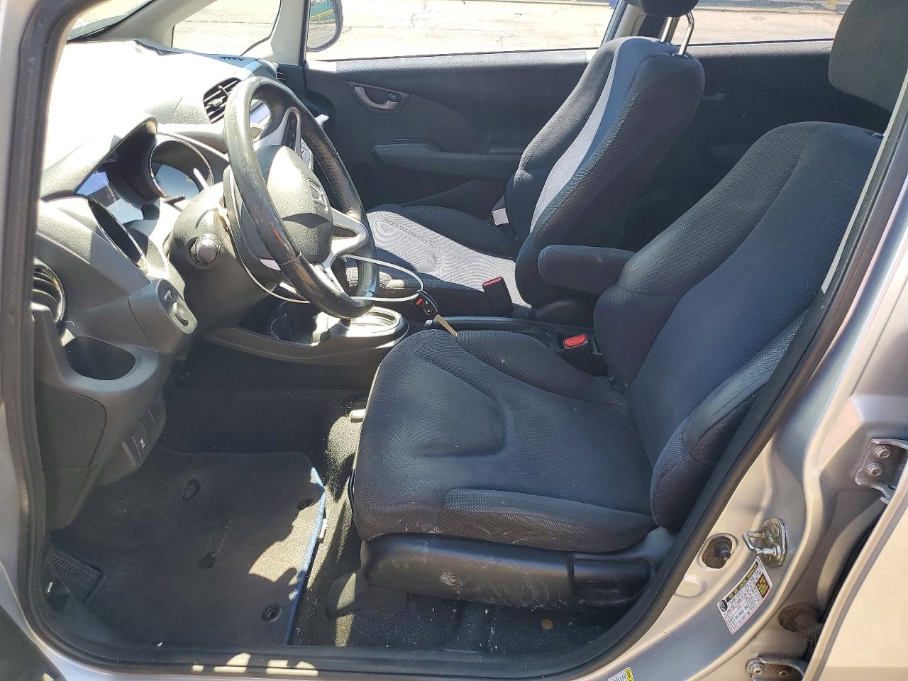 2013 Honda Fit Sport Silver vin: JHMGE8H52DC023412