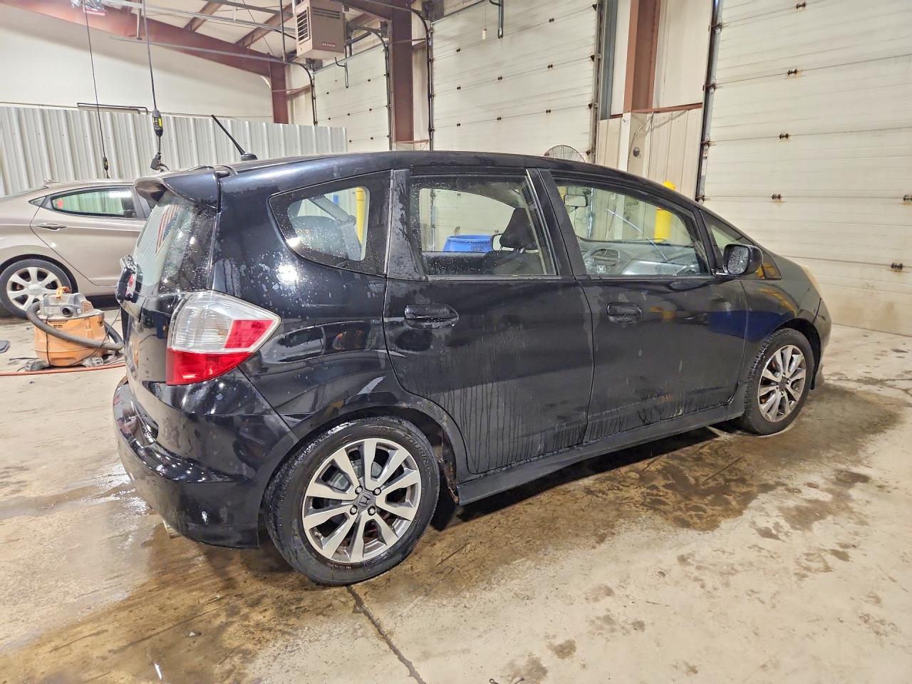 2013 Honda Fit Sport Black vin: JHMGE8H52DC072819