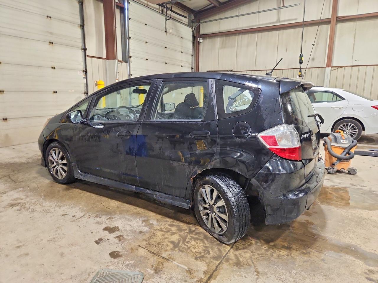 2013 Honda Fit Sport Black vin: JHMGE8H52DC072819