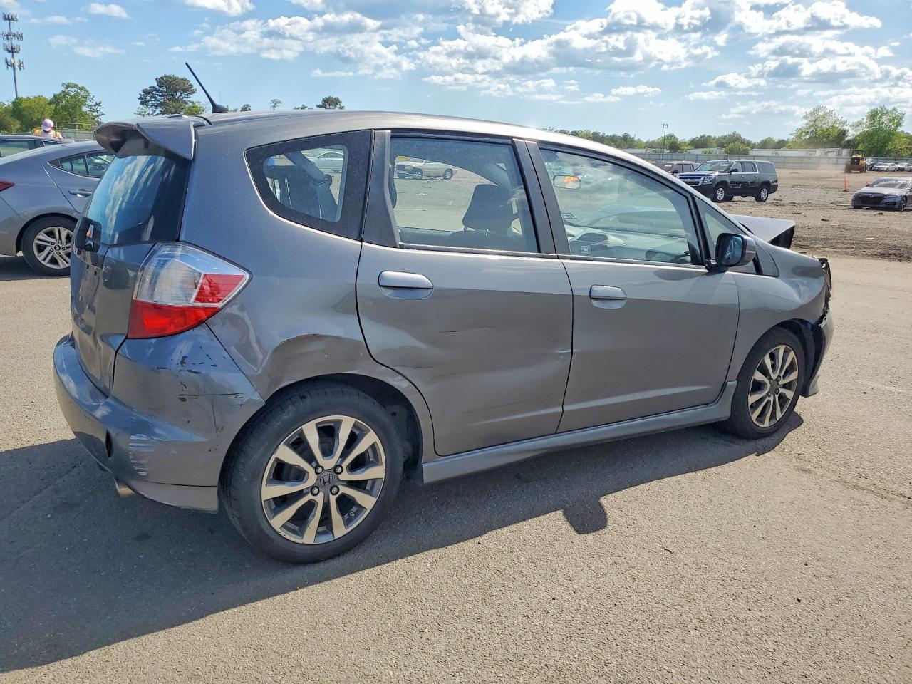 2013 Honda Fit Sport Gray vin: JHMGE8H52DC074828