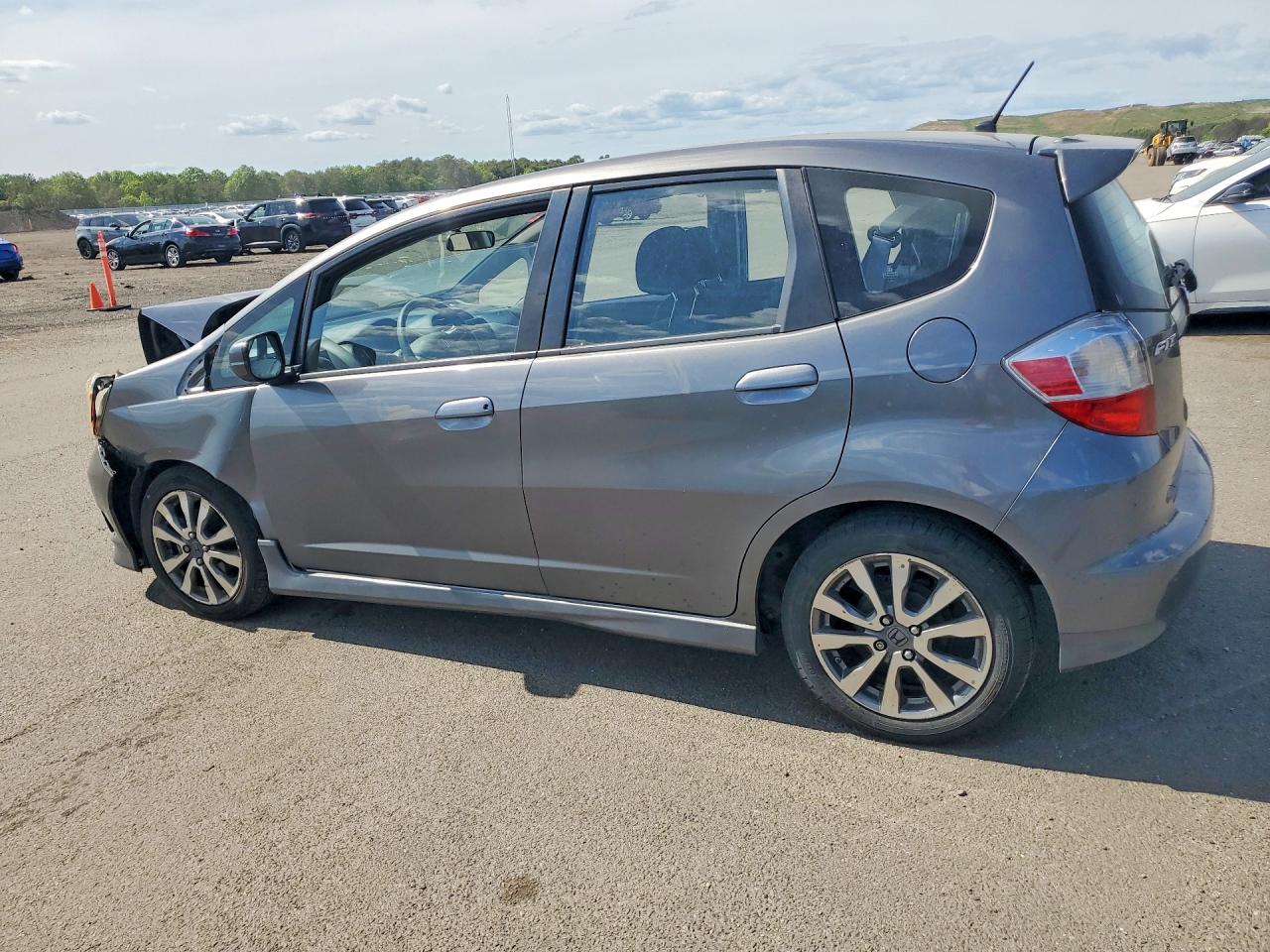 2013 Honda Fit Sport Gray vin: JHMGE8H52DC074828