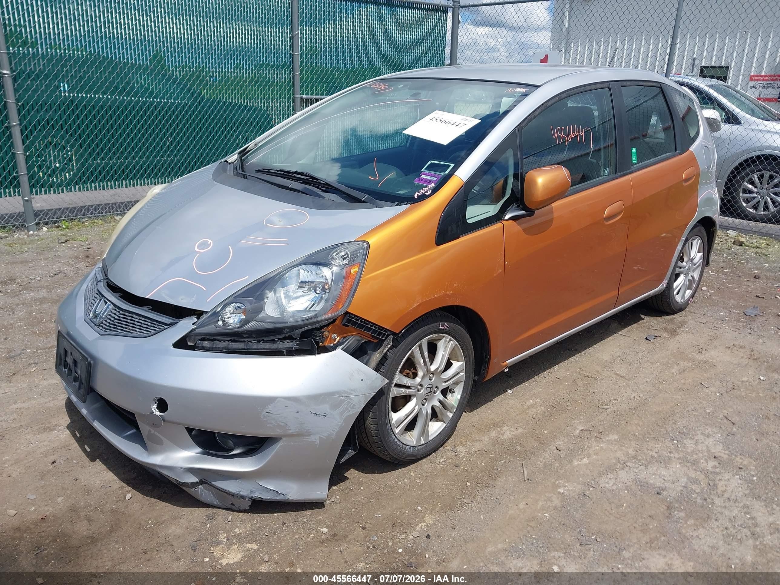 2011 Honda Fit Sport Silver vin: JHMGE8H53BC015719