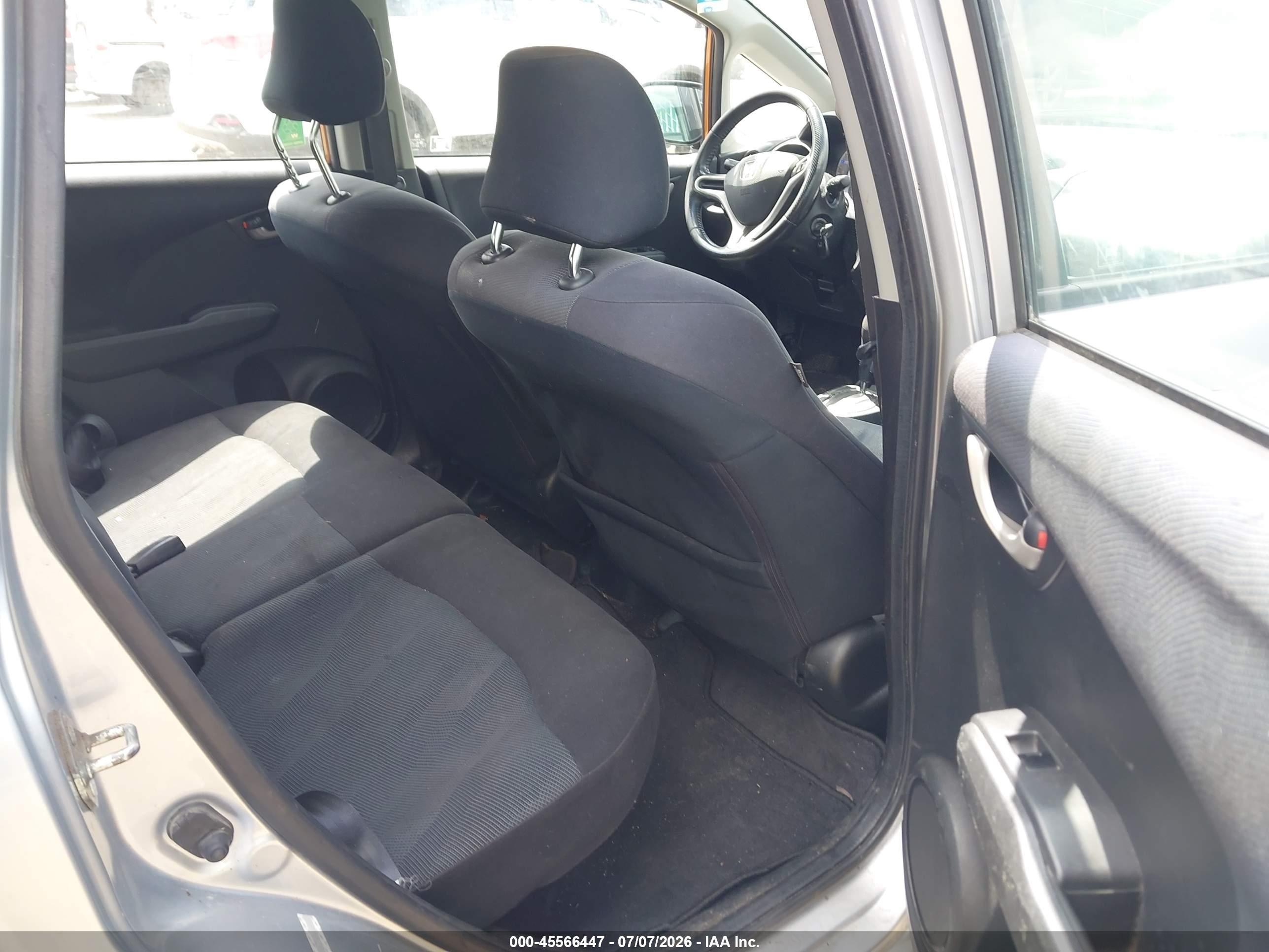 2011 Honda Fit Sport Silver vin: JHMGE8H53BC015719