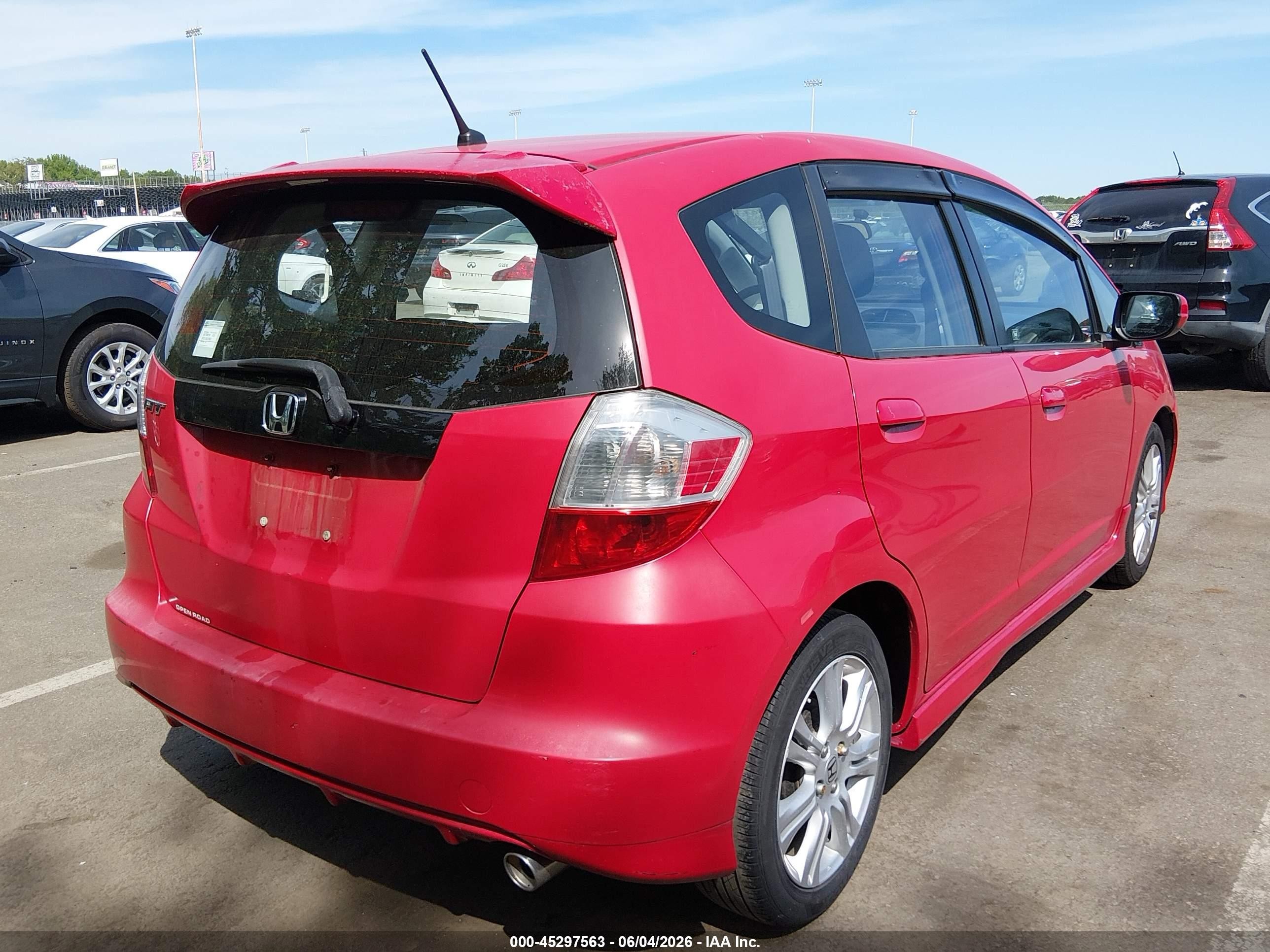 2011 Honda Fit Sport Red vin: JHMGE8H53BC015848
