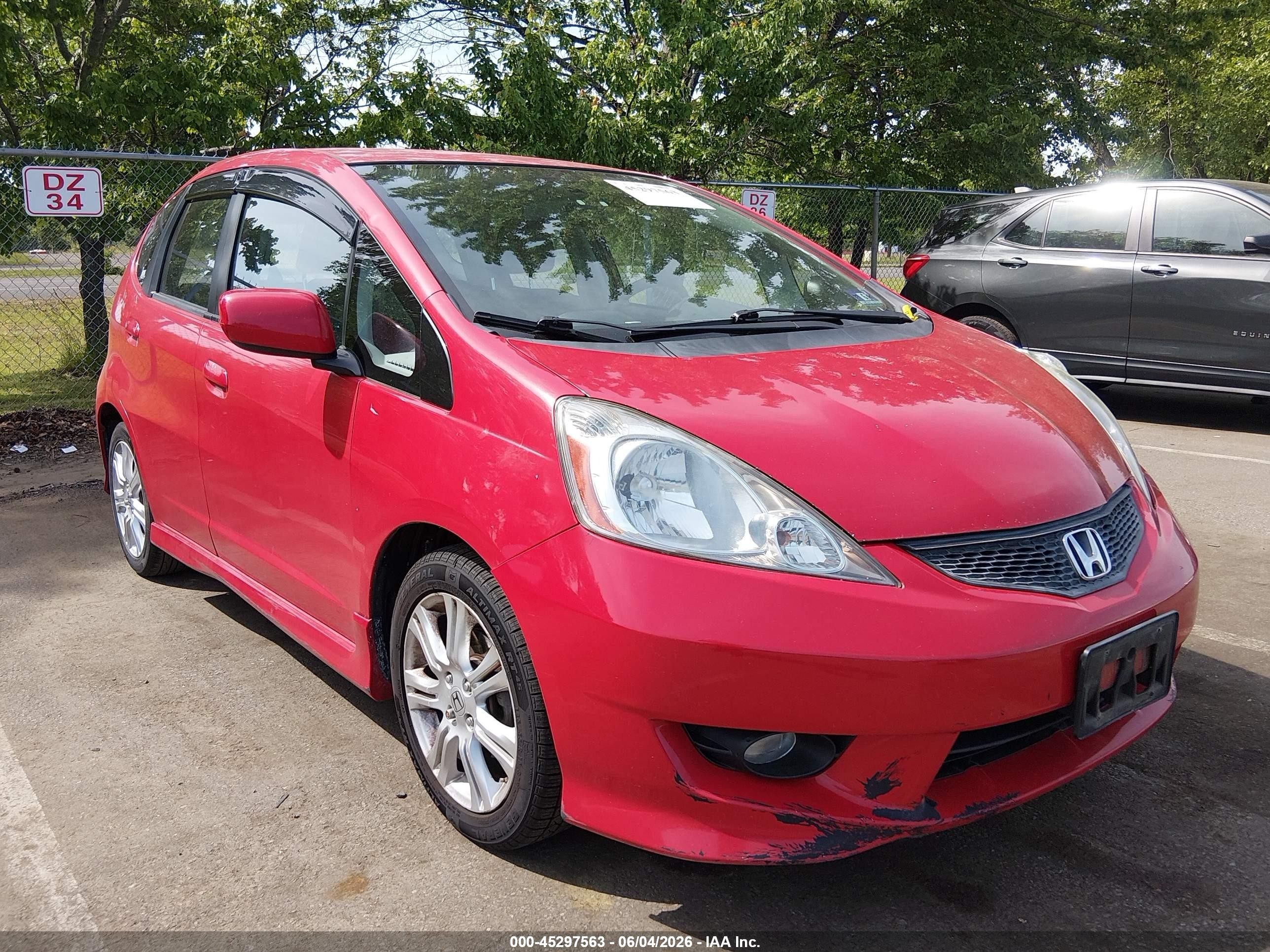 2011 Honda Fit Sport Red vin: JHMGE8H53BC015848
