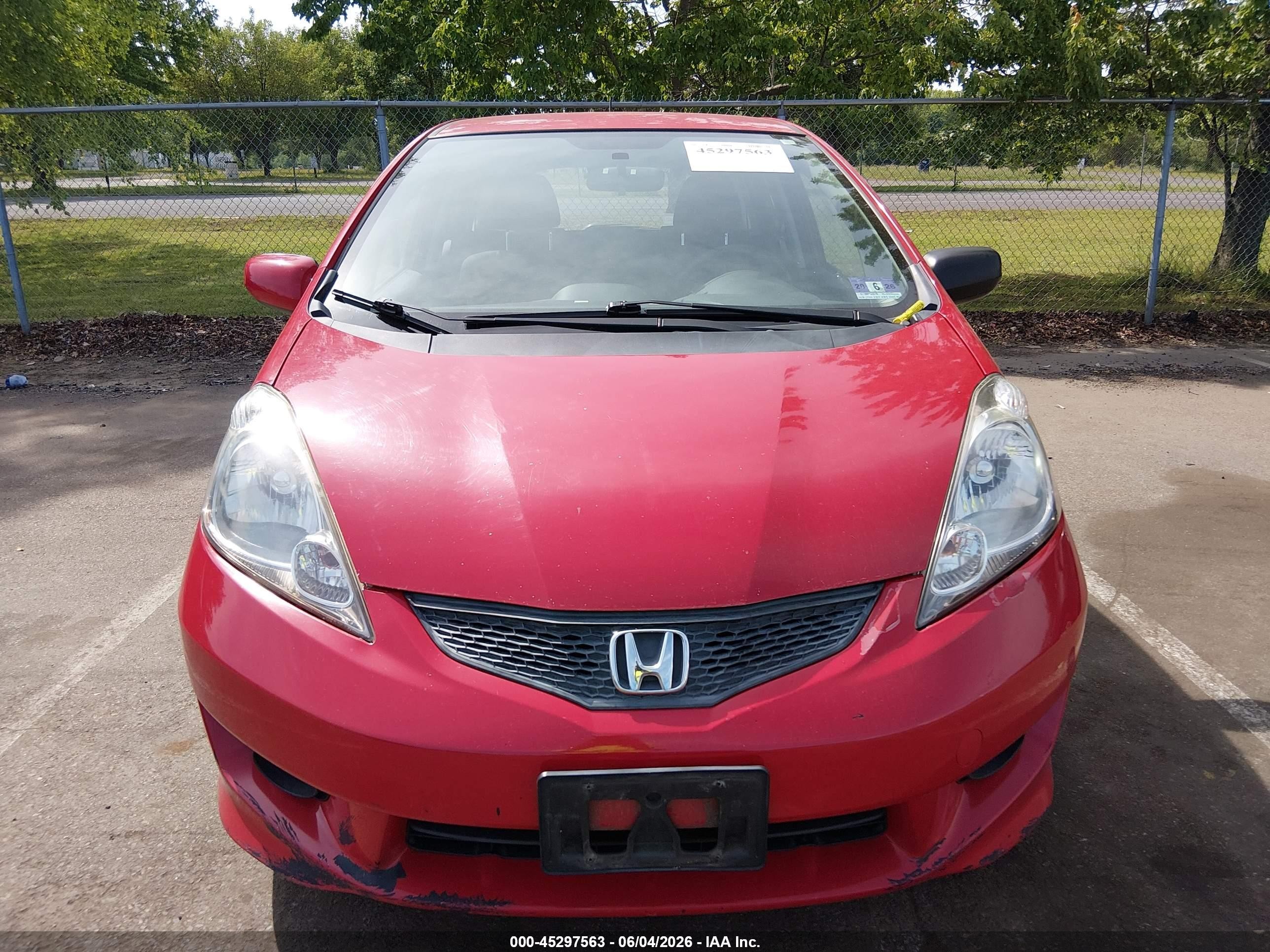 2011 Honda Fit Sport Red vin: JHMGE8H53BC015848