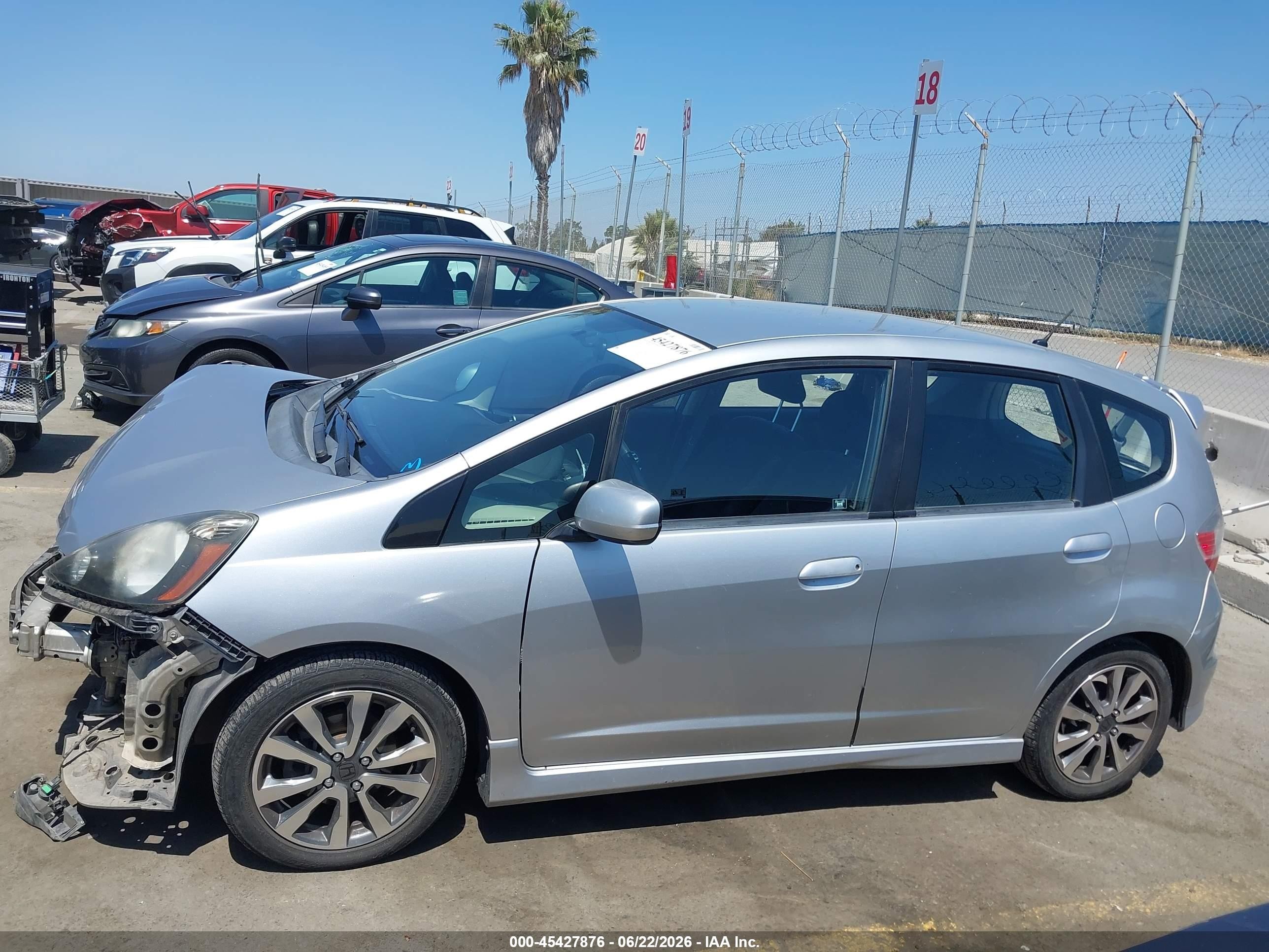 2012 Honda Fit Sport Silver vin: JHMGE8H53CC011414